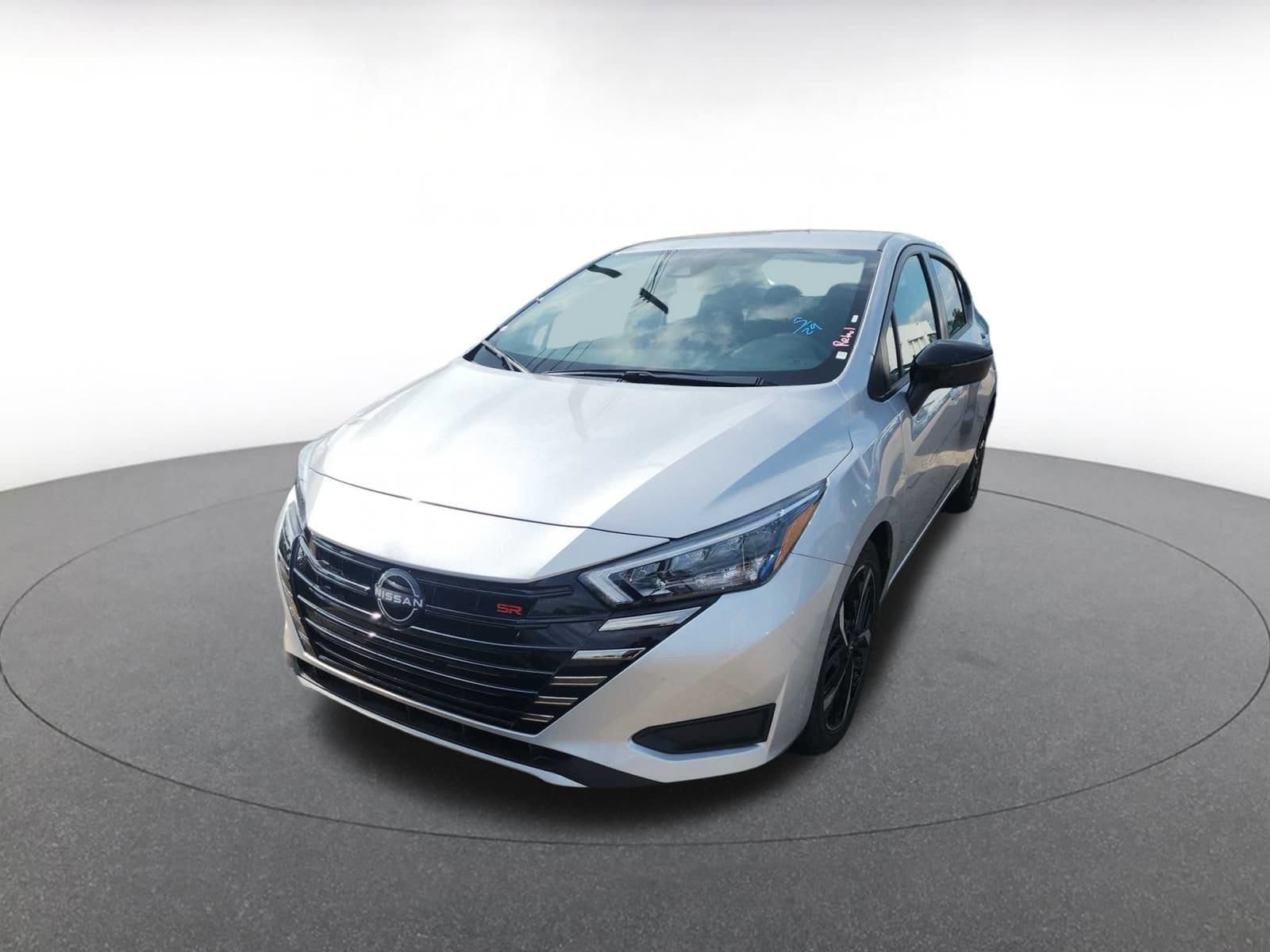 2024 Nissan Versa SR 4