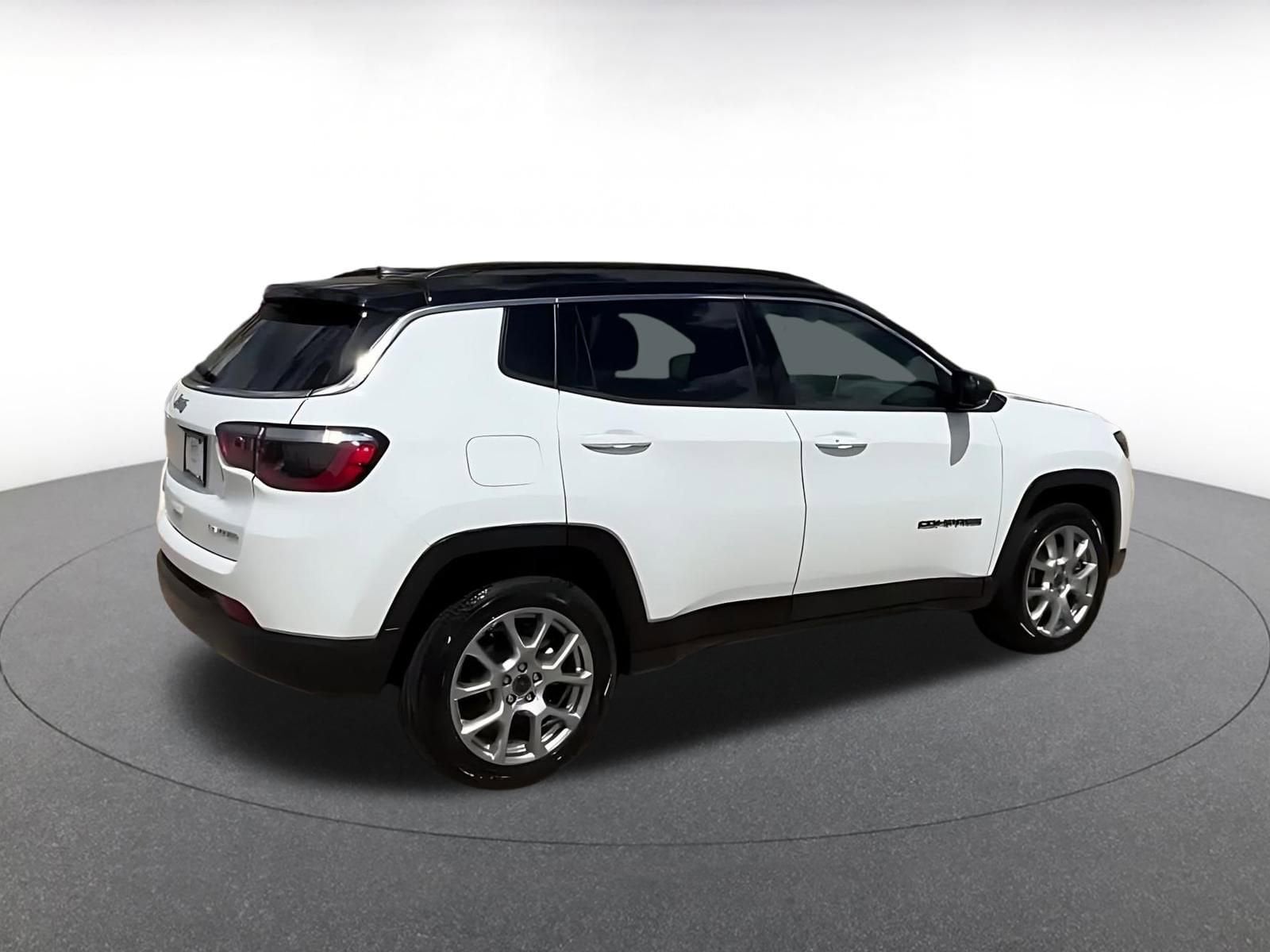 Thumbnail: 2025 Jeep Compass - 14