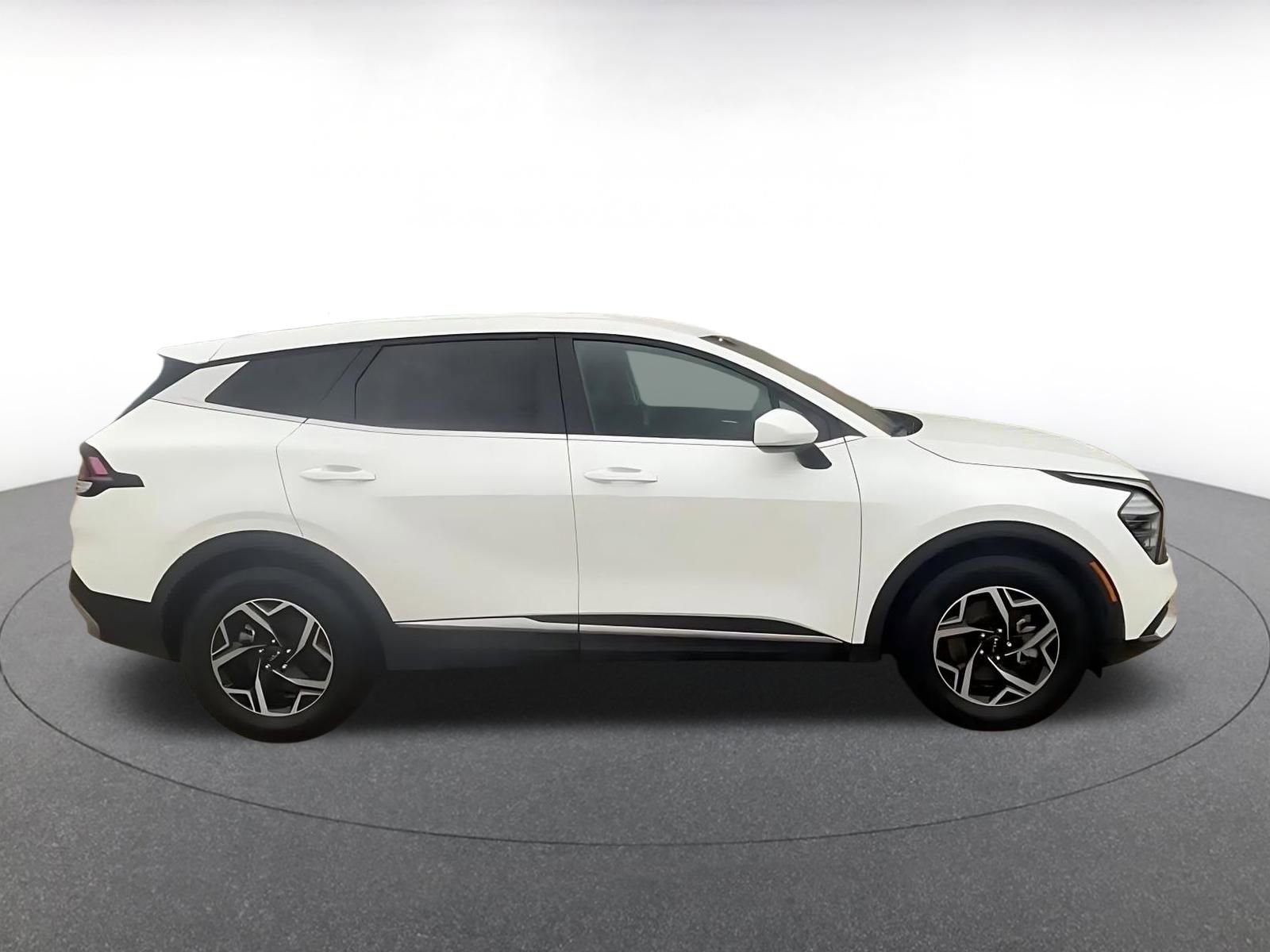 Thumbnail: 2025 Kia Sportage - 16