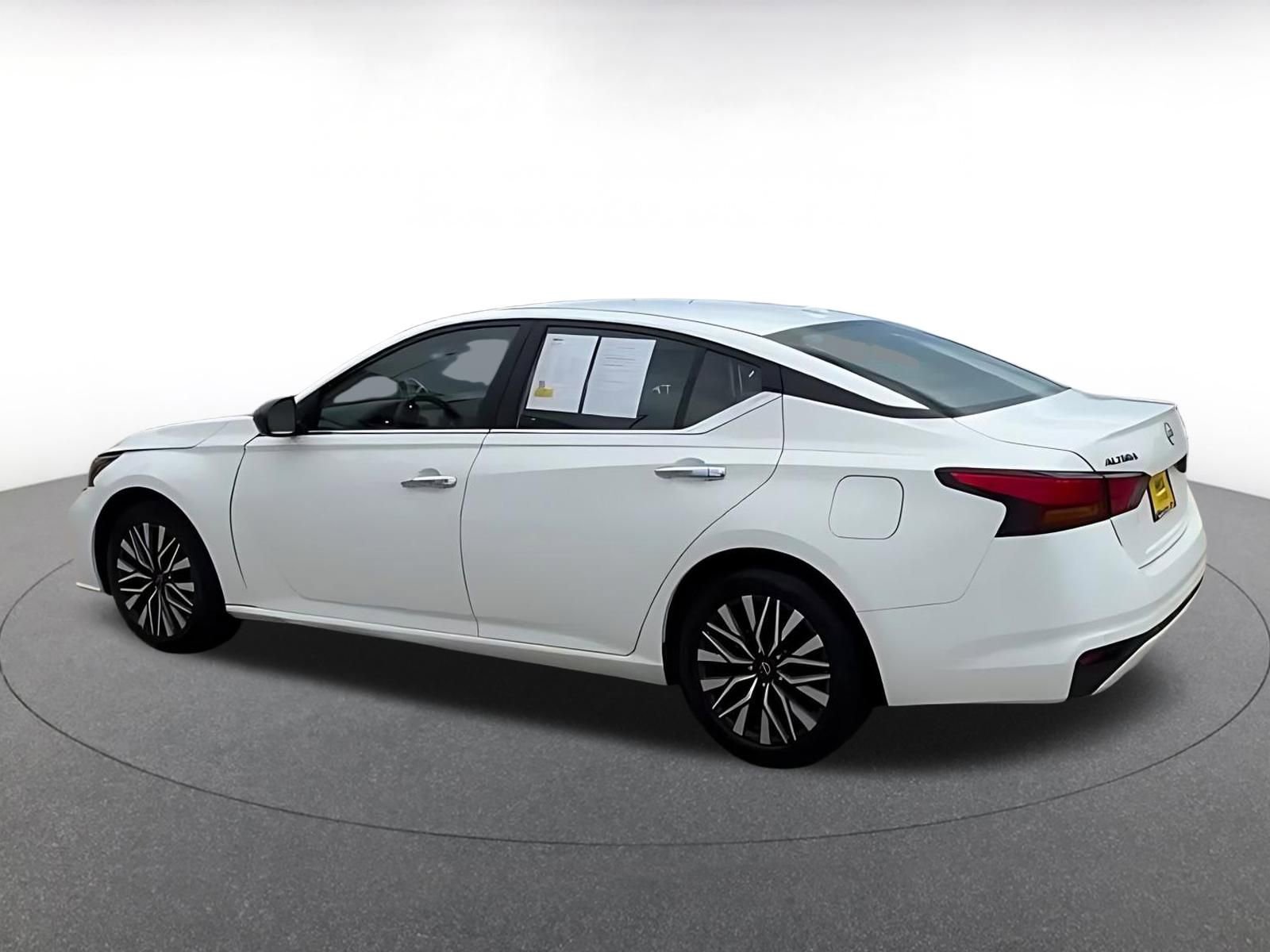 Thumbnail: 2025 Nissan Altima - 10