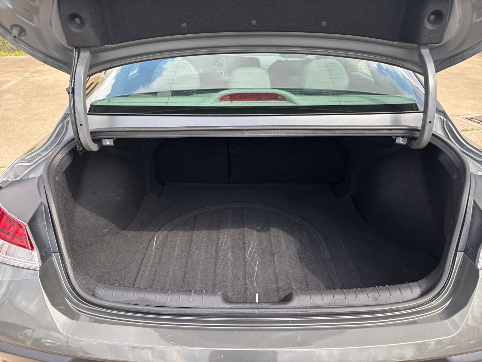 Thumbnail: 2025 Hyundai Elantra - 32