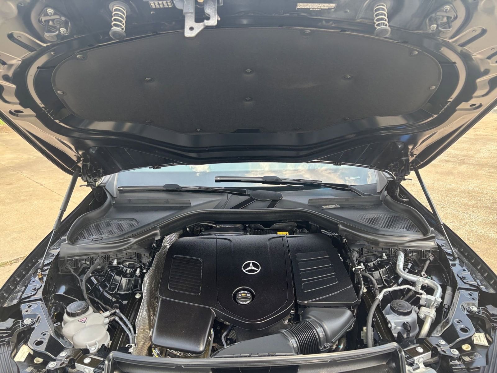 Thumbnail: 2024 Mercedes-Benz GLC - 31