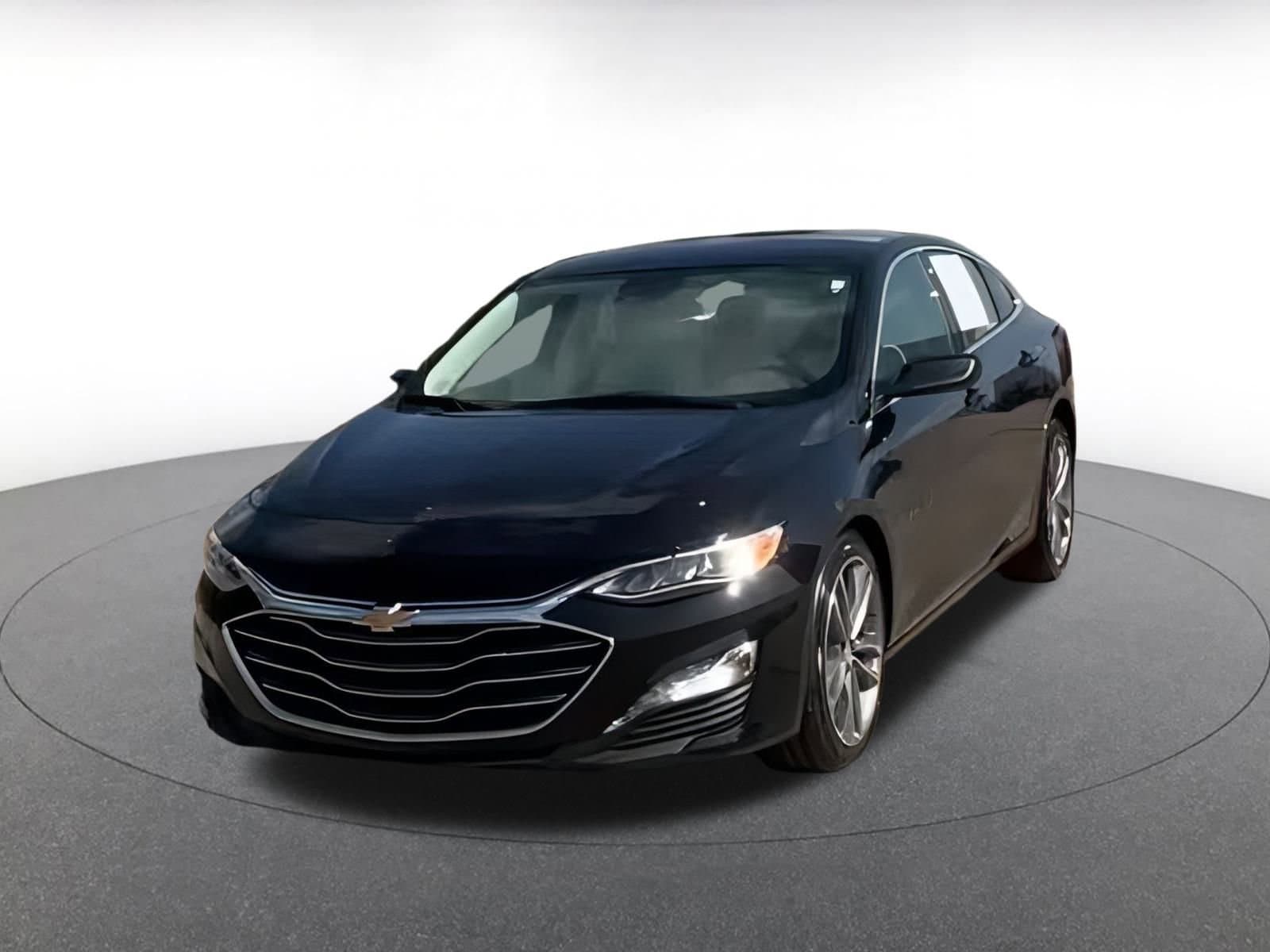 Thumbnail: 2024 Chevrolet Malibu - 3