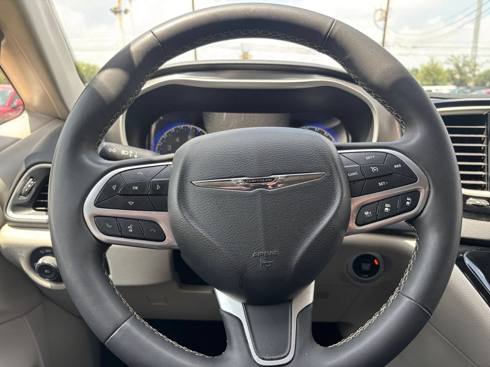 Thumbnail: 2023 Chrysler Pacifica - 29