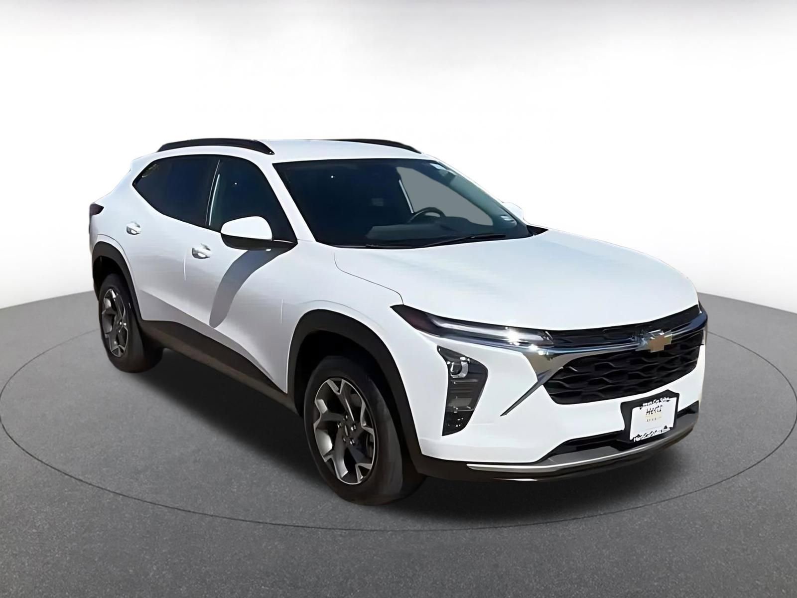 Thumbnail: 2025 Chevrolet Trax - 3