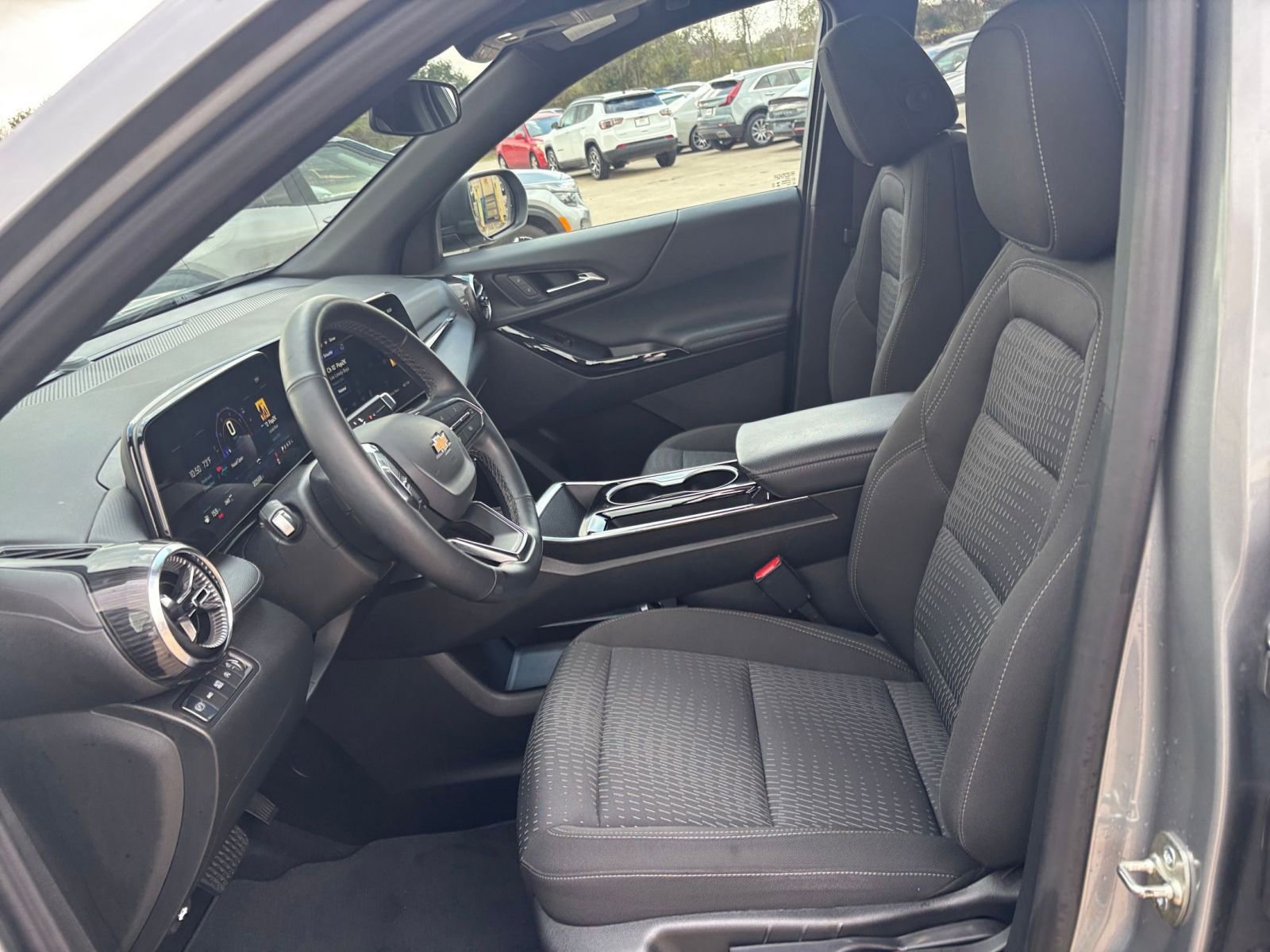 Thumbnail: 2025 Chevrolet Equinox - 25