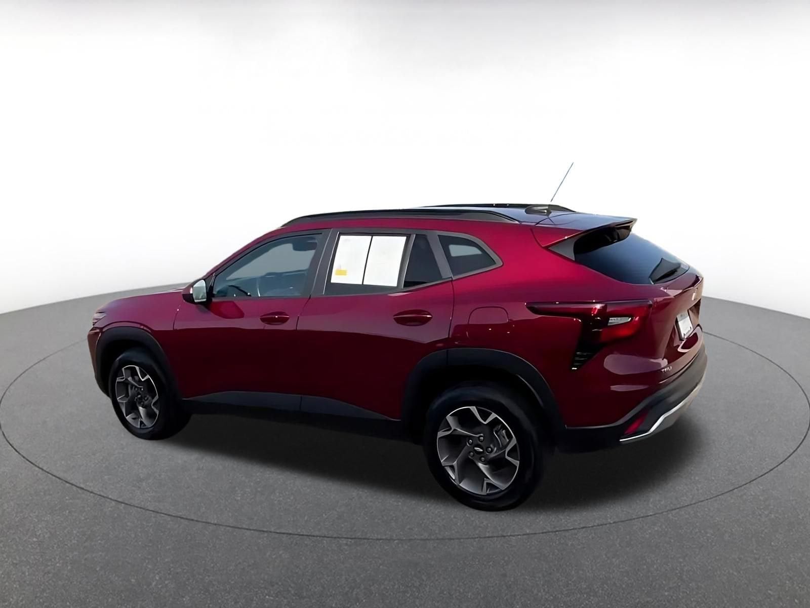 Thumbnail: 2025 Chevrolet Trax - 8