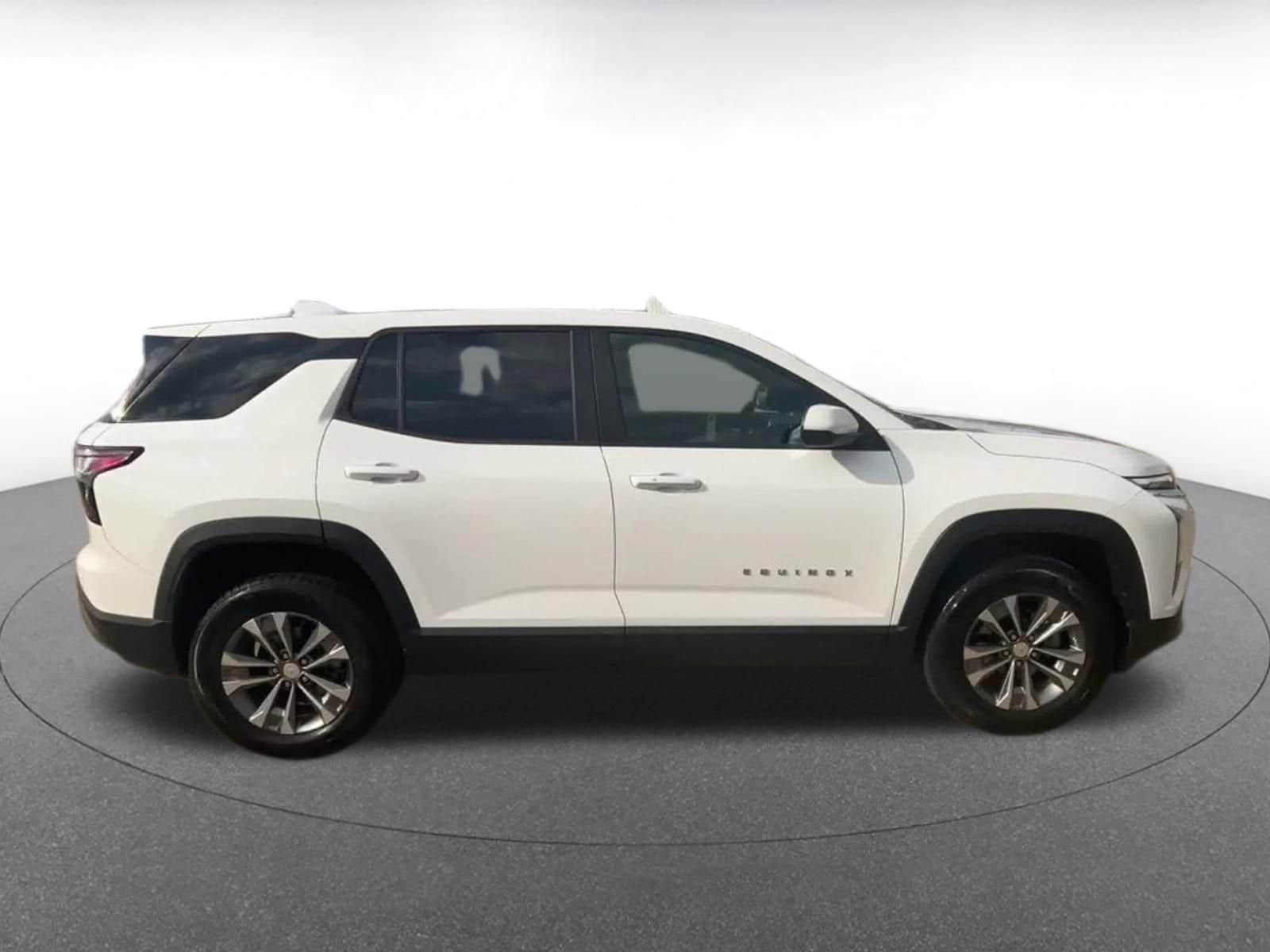 Thumbnail: 2025 Chevrolet Equinox - 16