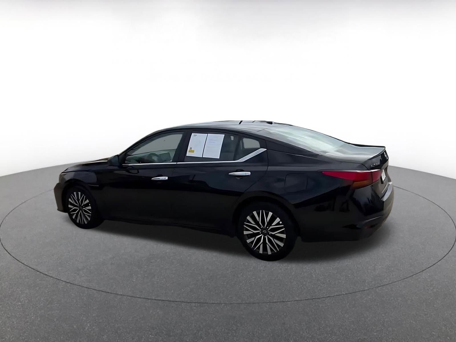 Thumbnail: 2025 Nissan Altima - 10