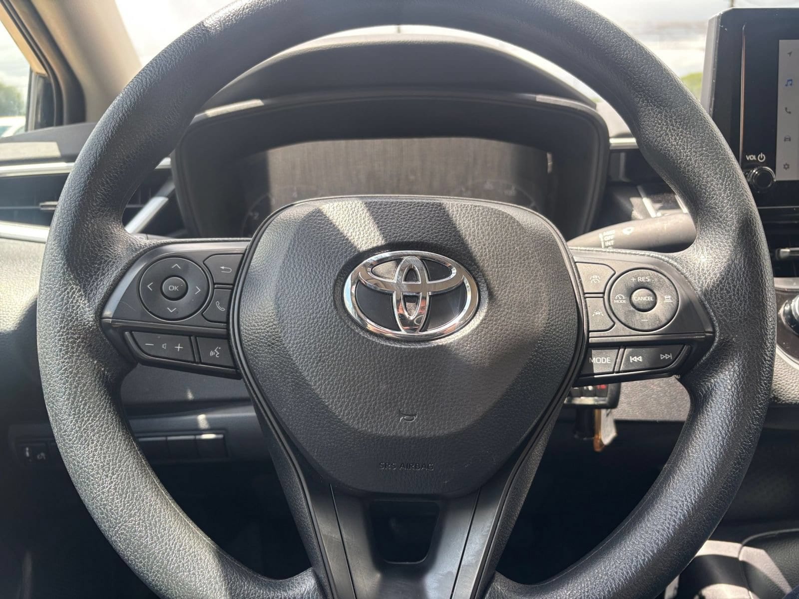 Thumbnail: 2025 Toyota Corolla - 25