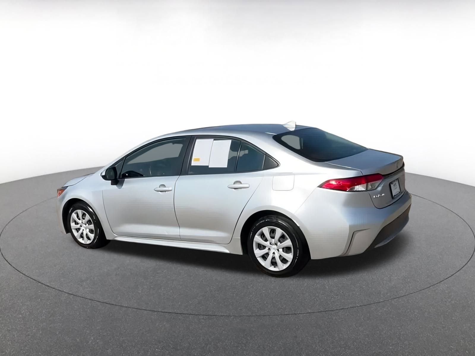 Thumbnail: 2022 Toyota Corolla - 9