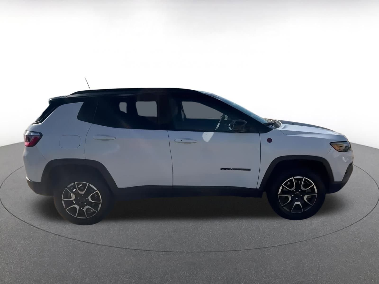 Thumbnail: 2025 Jeep Compass - 15