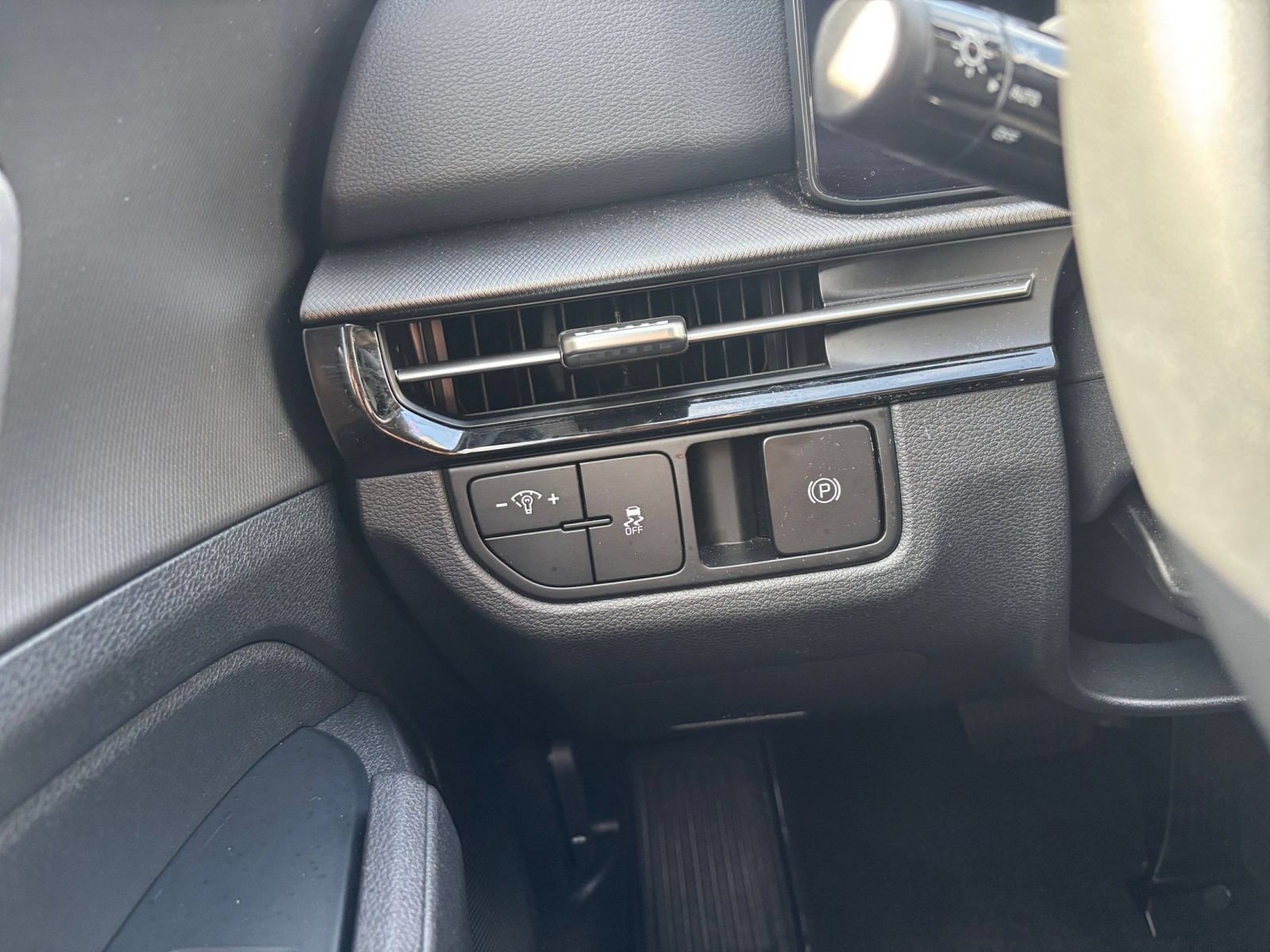 Thumbnail: 2026 Kia Sportage - 33