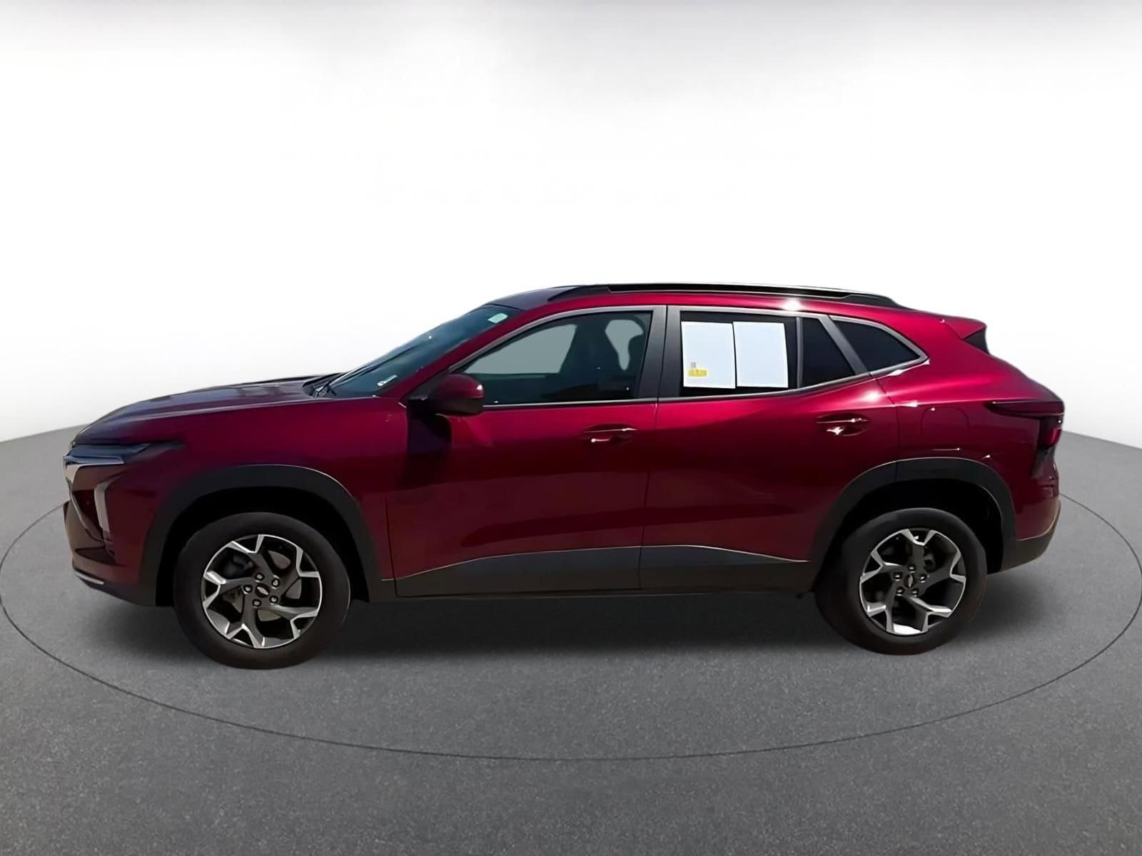 Thumbnail: 2025 Chevrolet Trax - 3