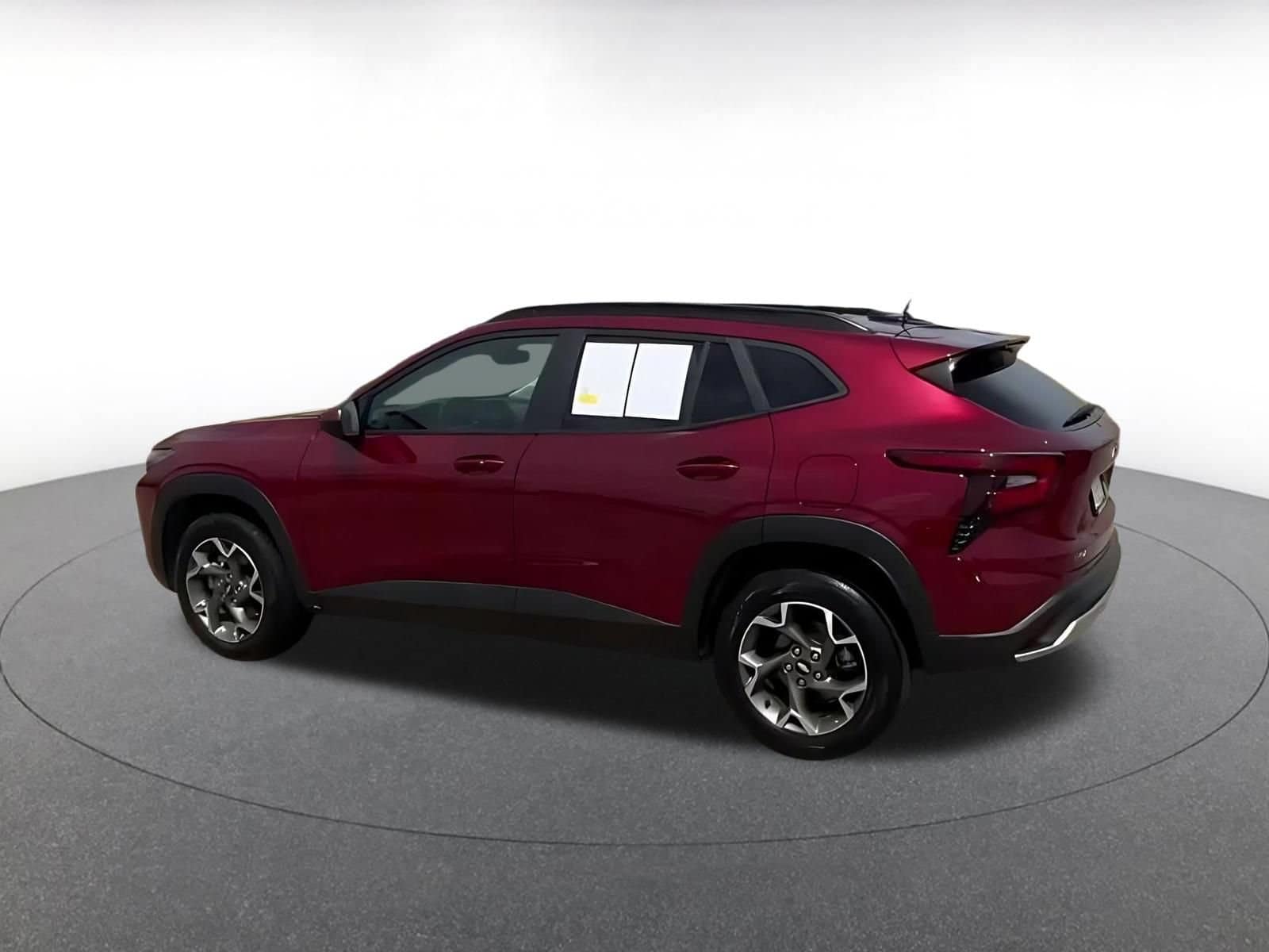 Thumbnail: 2025 Chevrolet Trax - 3