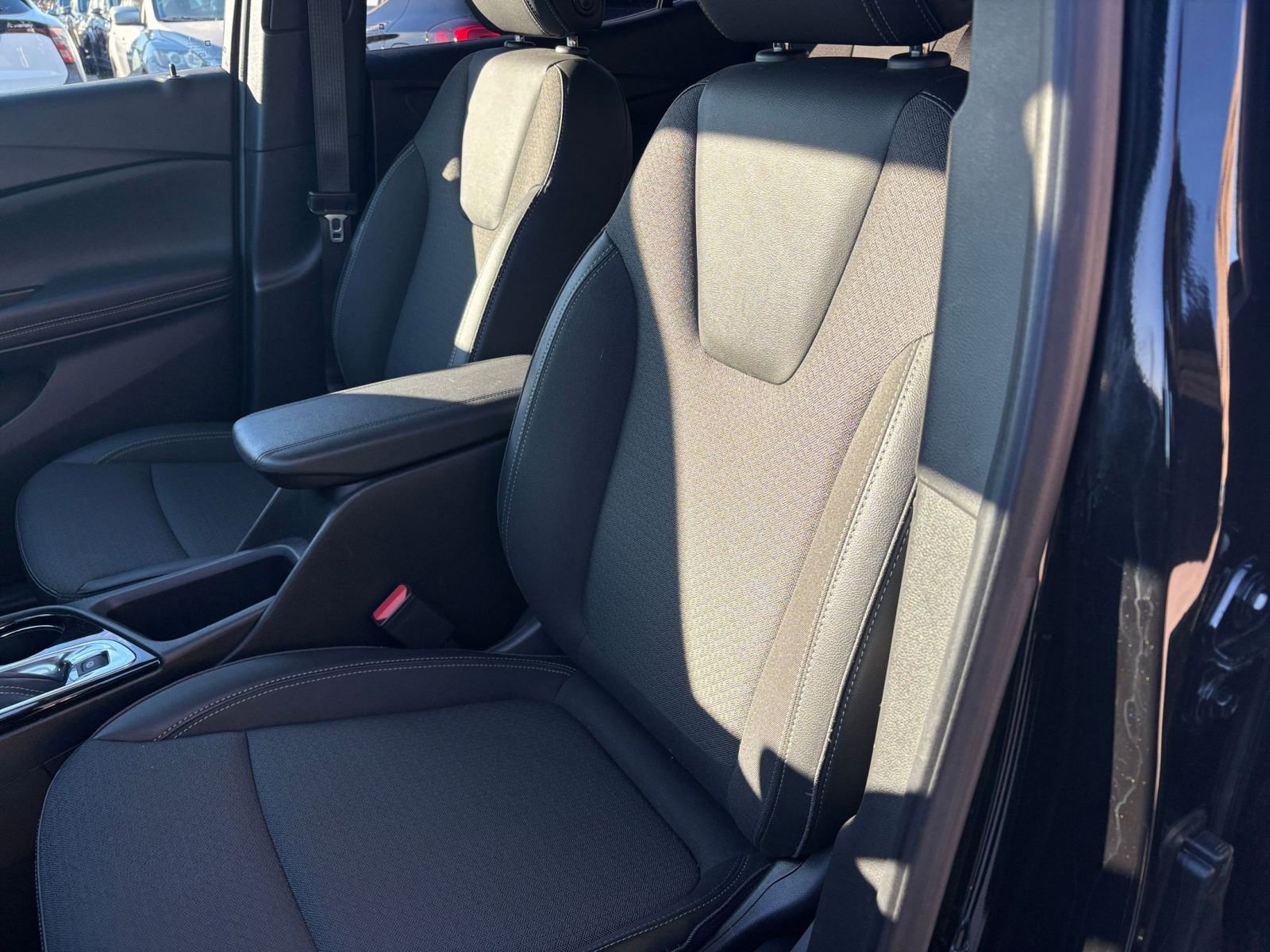 Thumbnail: 2025 Buick Encore GX - 34