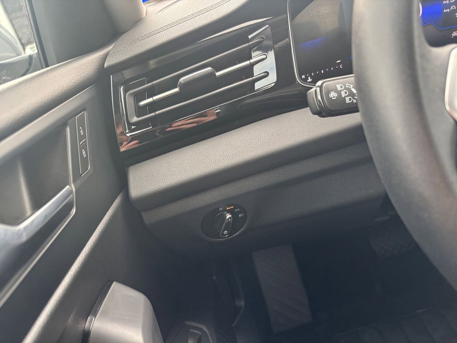 Thumbnail: 2025 Volkswagen Jetta - 32