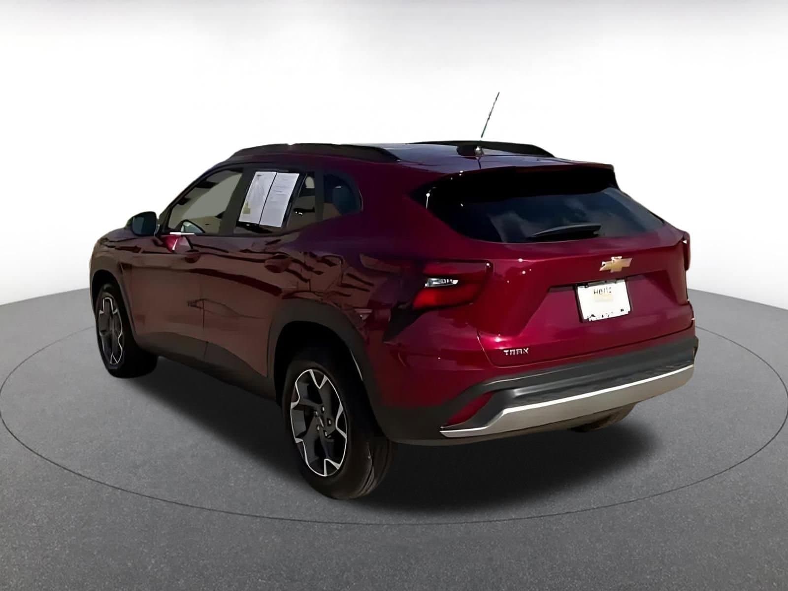 Thumbnail: 2025 Chevrolet Trax - 9