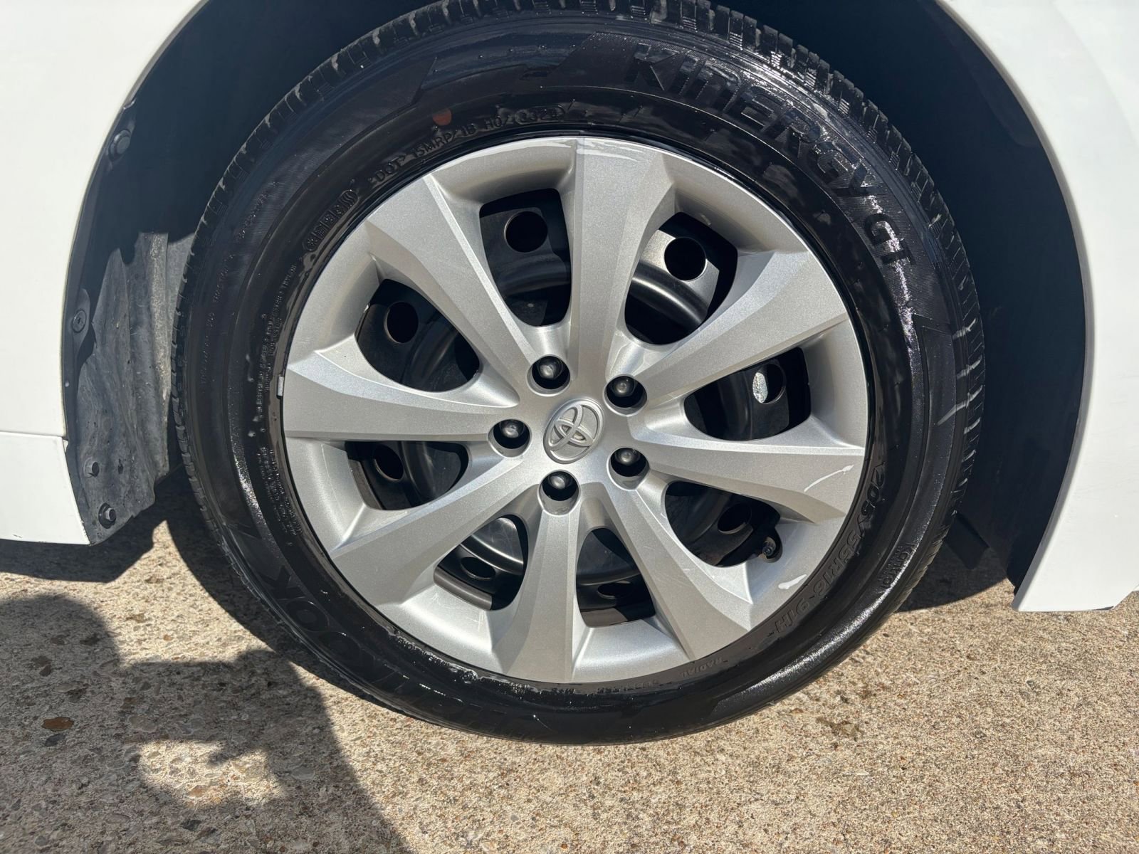 Thumbnail: 2025 Toyota Corolla - 28