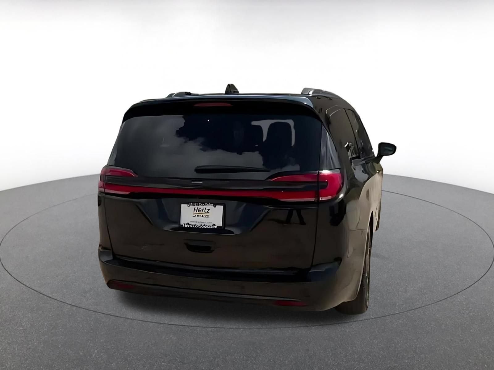 Thumbnail: 2025 Chrysler Pacifica - 14