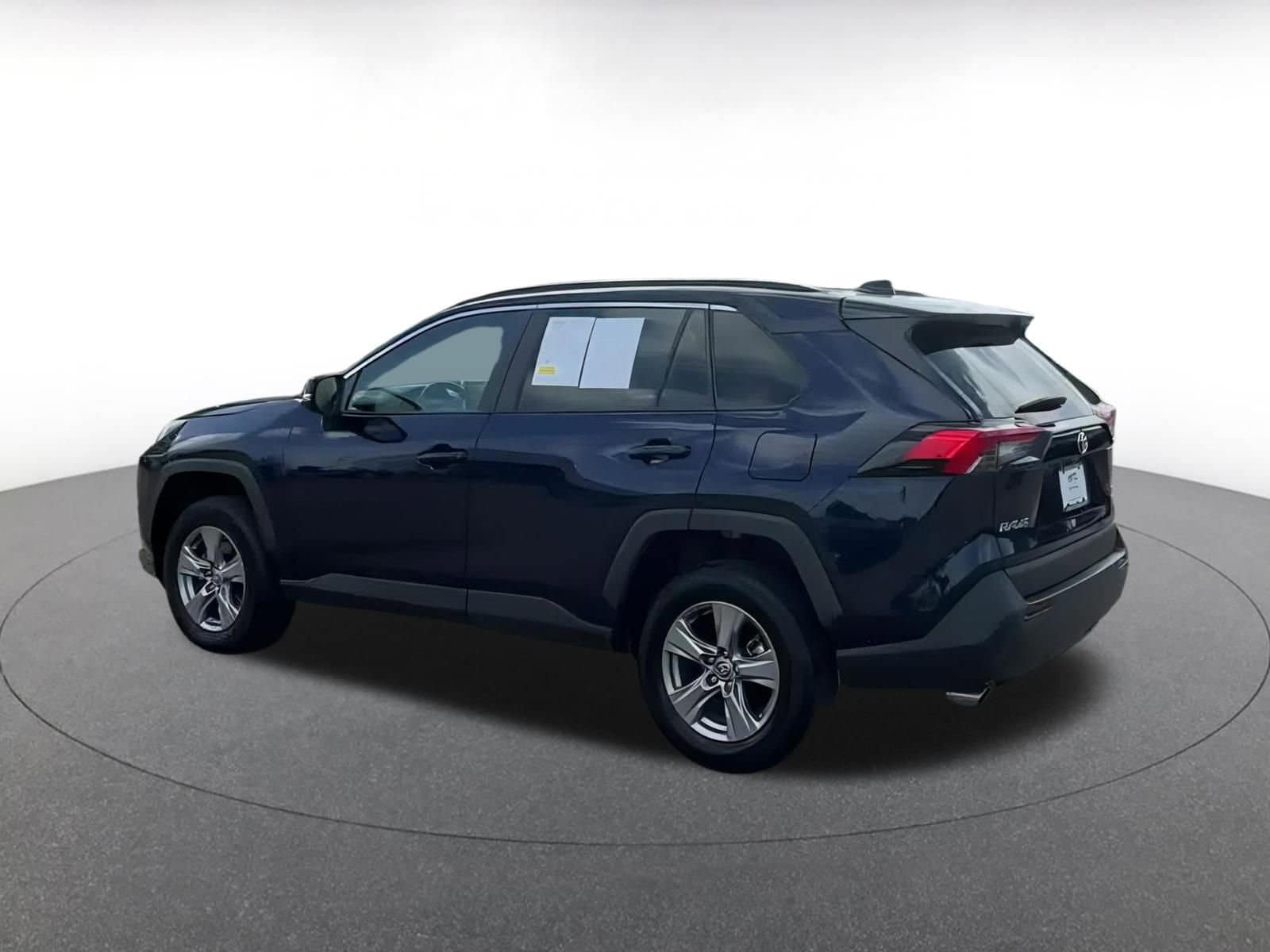 2024 Toyota RAV4 XLE 8
