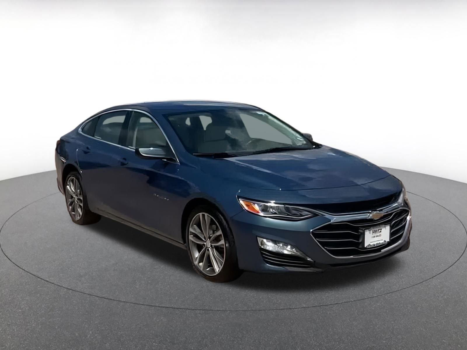 Thumbnail: 2024 Chevrolet Malibu - 3