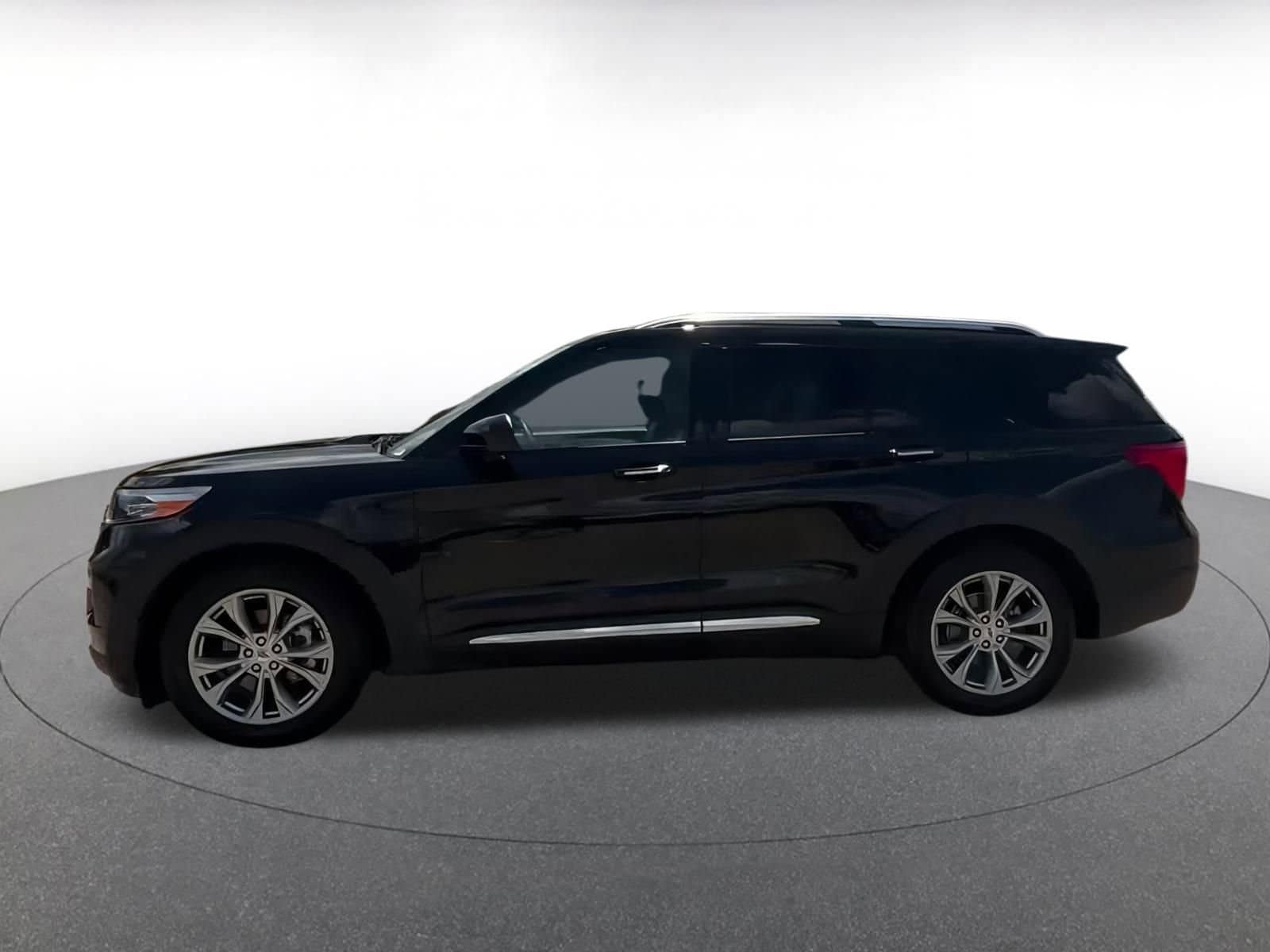 Thumbnail: 2024 Ford Explorer - 8