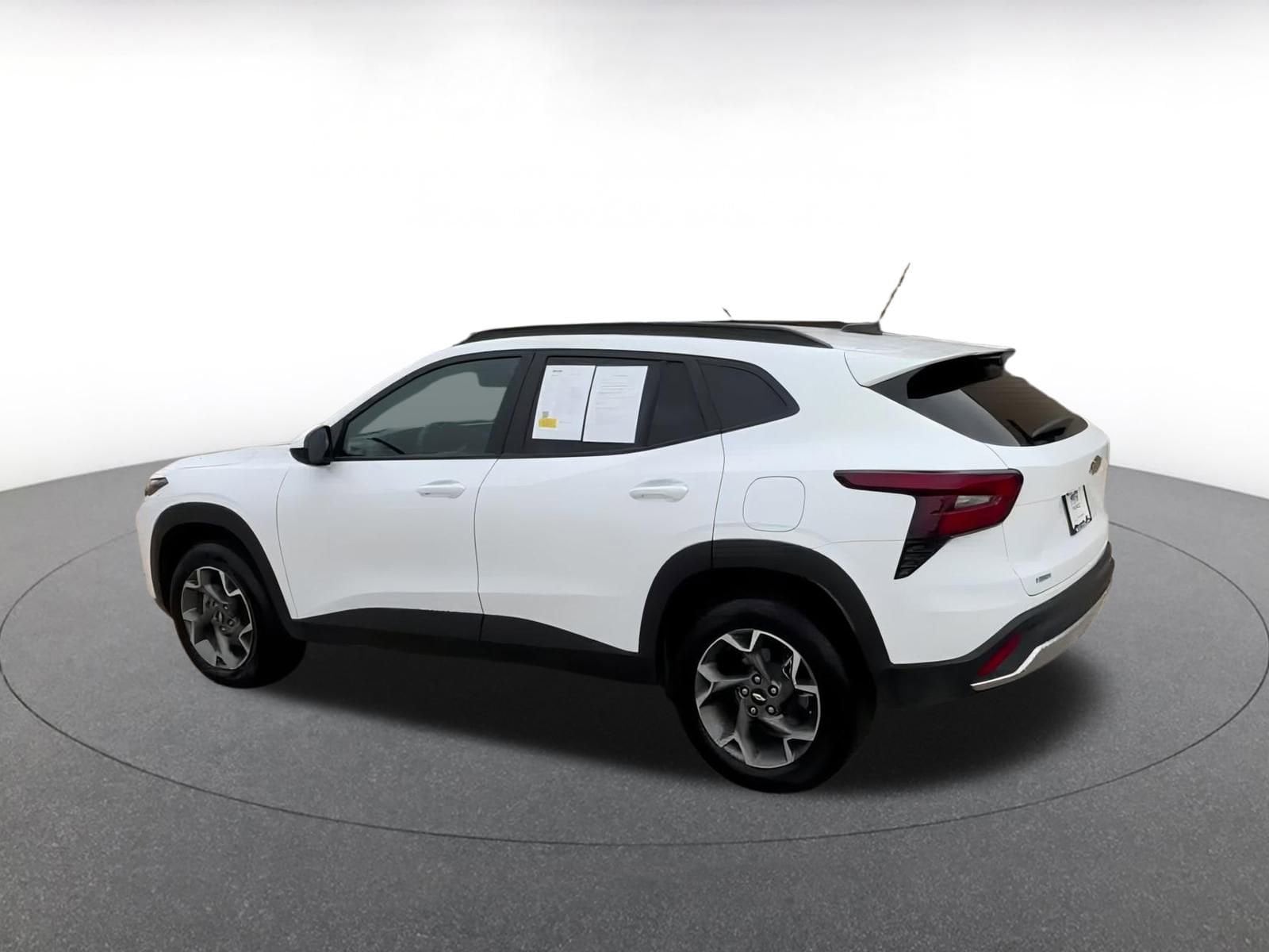 Thumbnail: 2025 Chevrolet Trax - 4