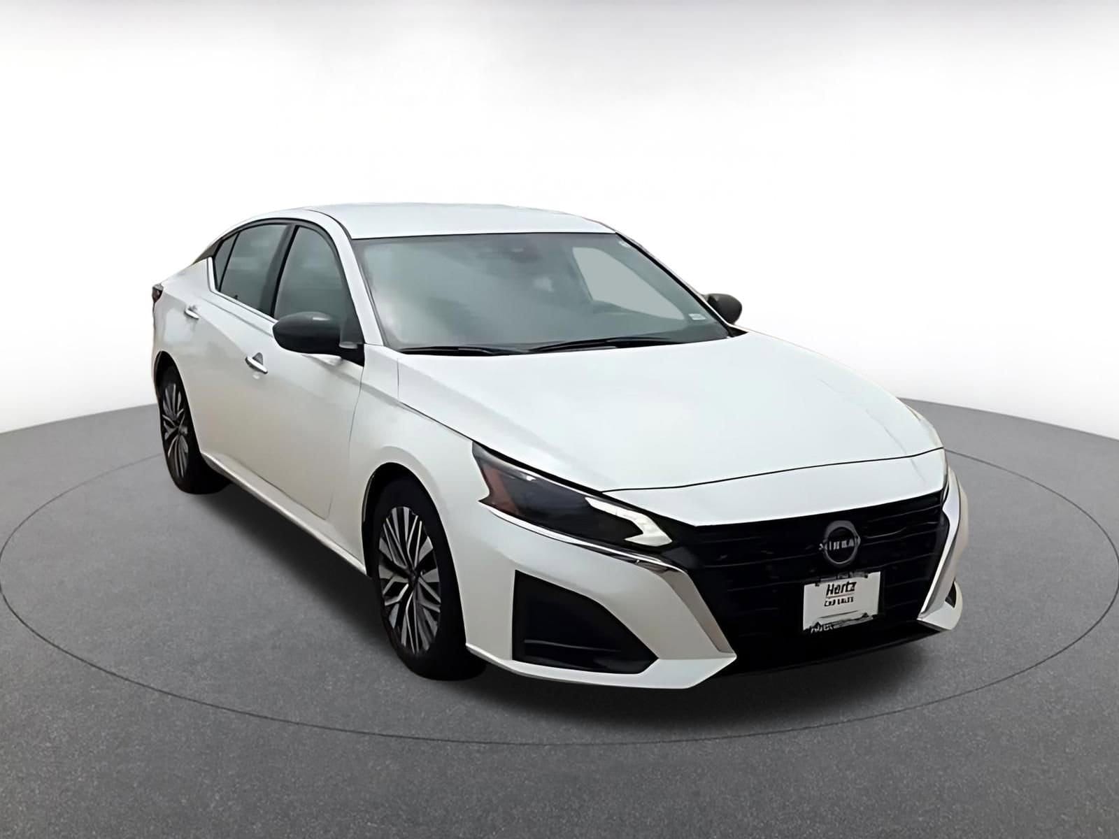 Thumbnail: 2025 Nissan Altima - 3