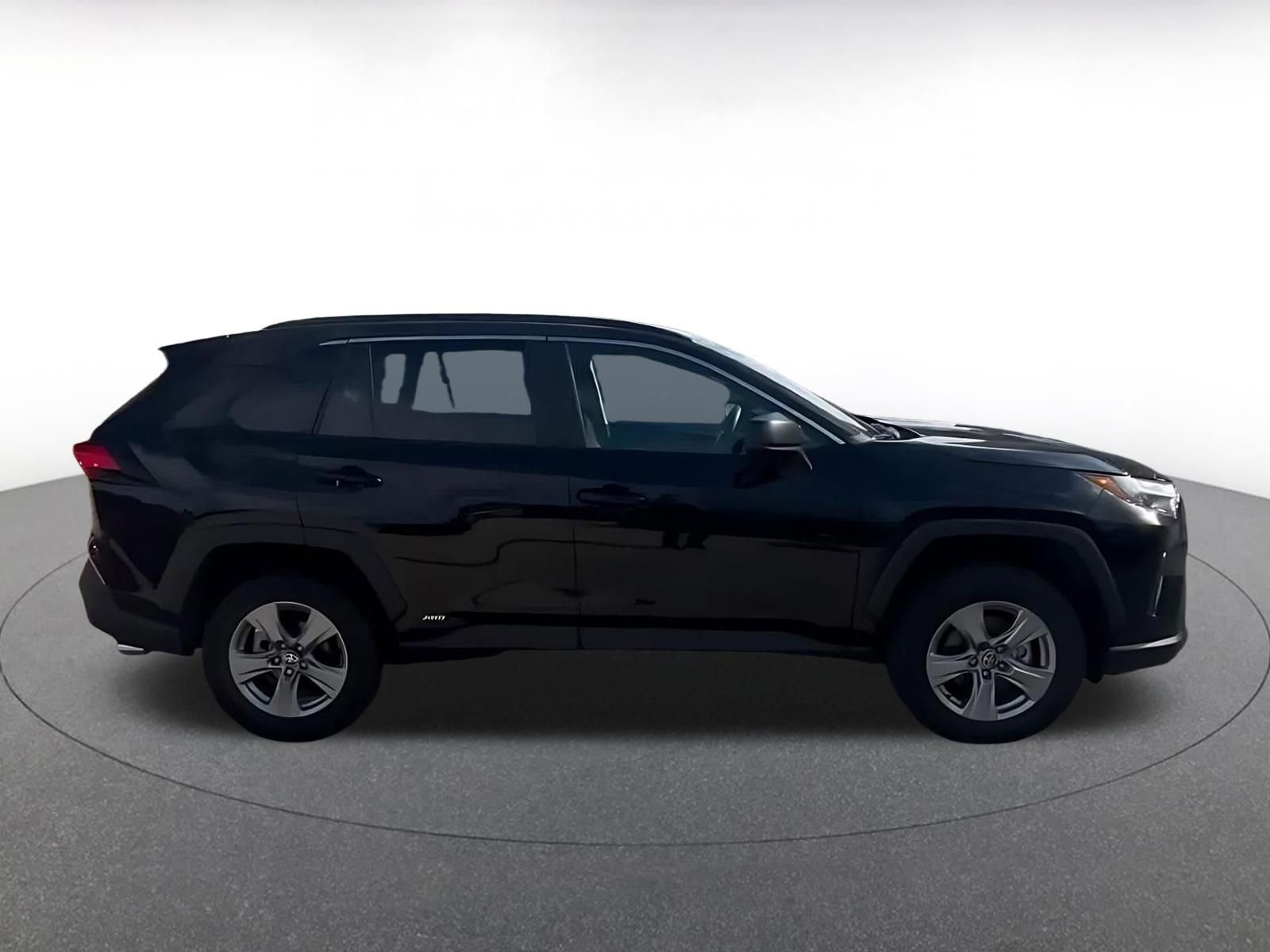 Thumbnail: 2025 Toyota RAV4 - 16