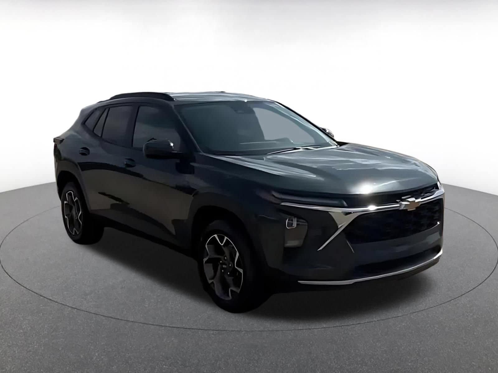 Thumbnail: 2025 Chevrolet Trax - 2