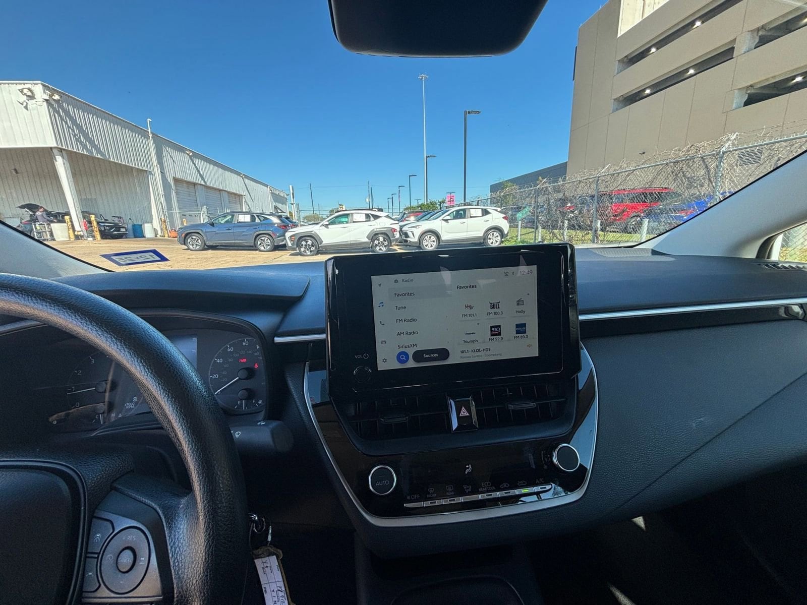 Thumbnail: 2025 Toyota Corolla - 31