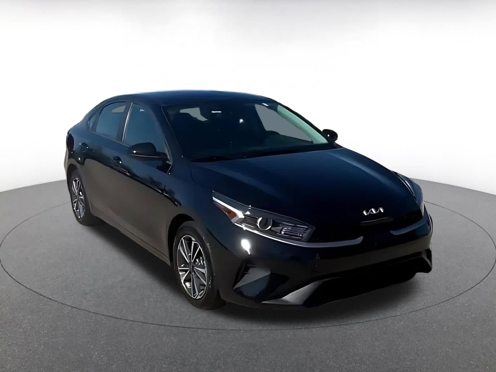 Thumbnail: 2024 Kia Forte - 3