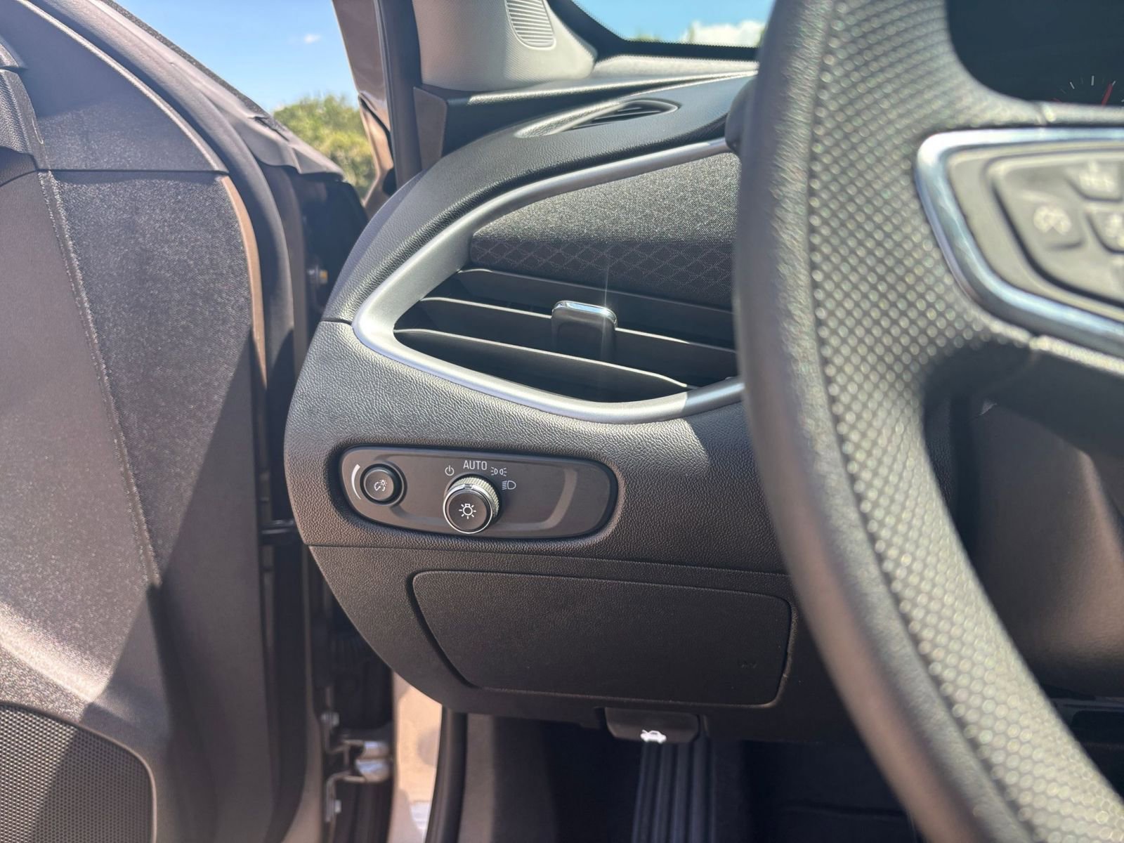 Thumbnail: 2024 Chevrolet Malibu - 32