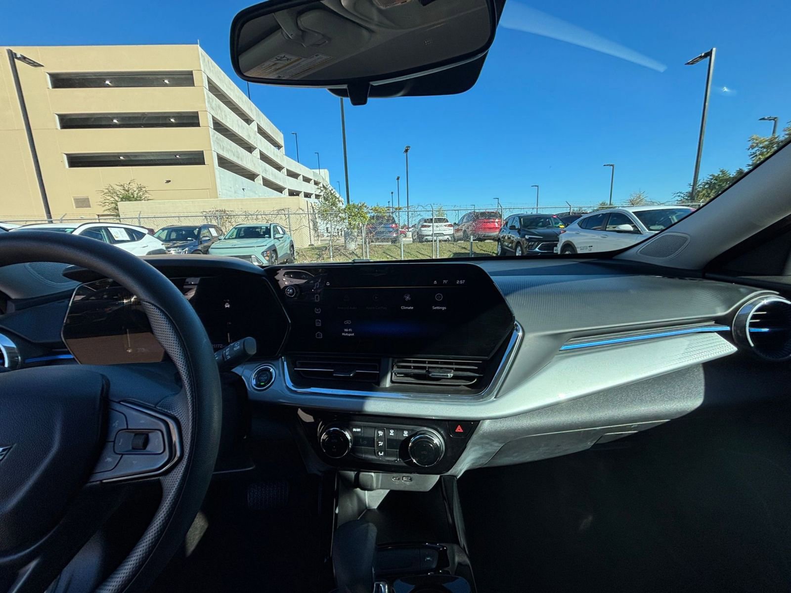 Thumbnail: 2025 Chevrolet Trax - 31