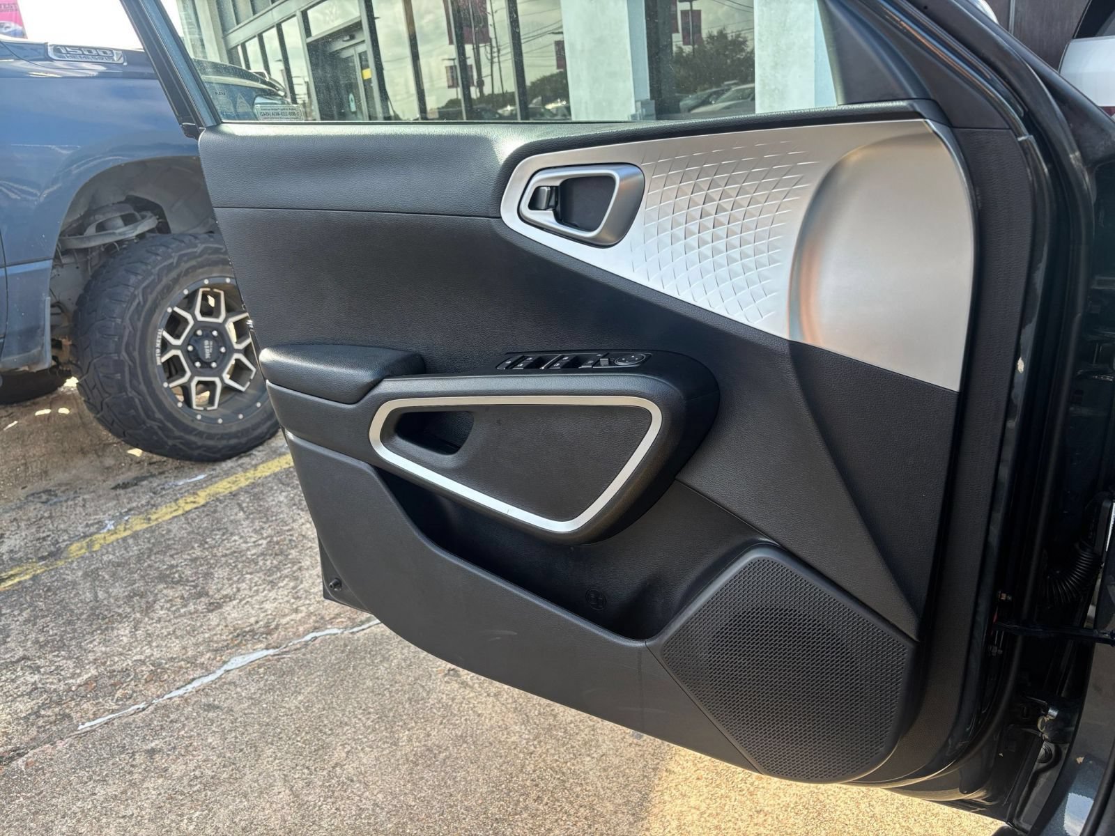 Thumbnail: 2025 Kia Soul - 18
