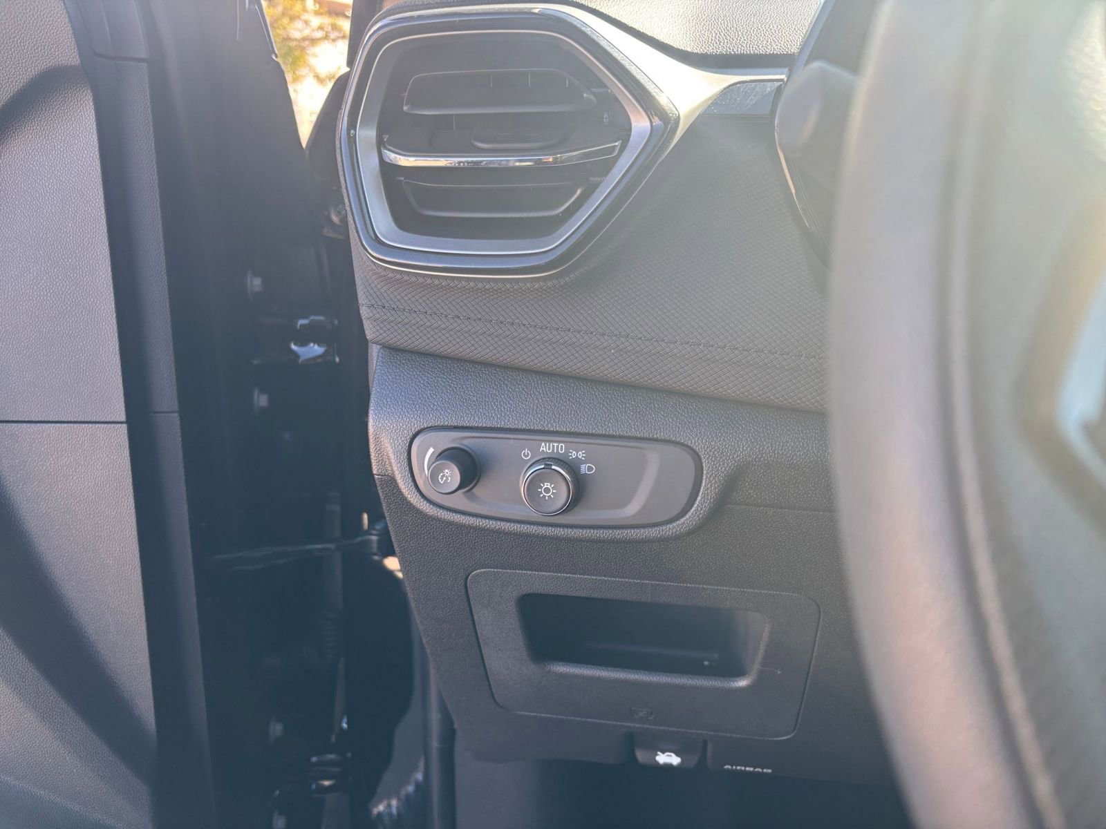 Thumbnail: 2025 Chevrolet TrailBlazer - 32