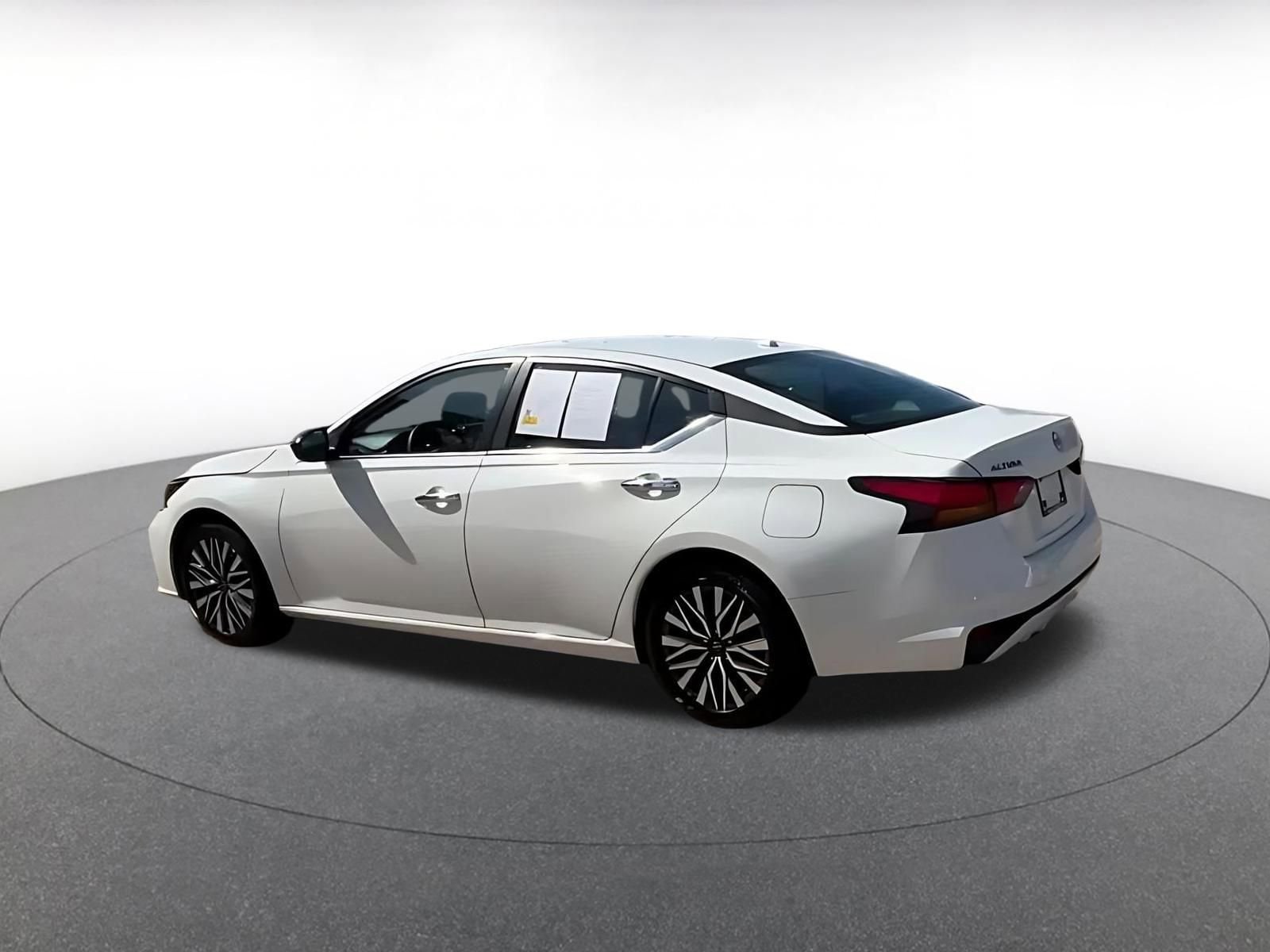 Thumbnail: 2025 Nissan Altima - 10