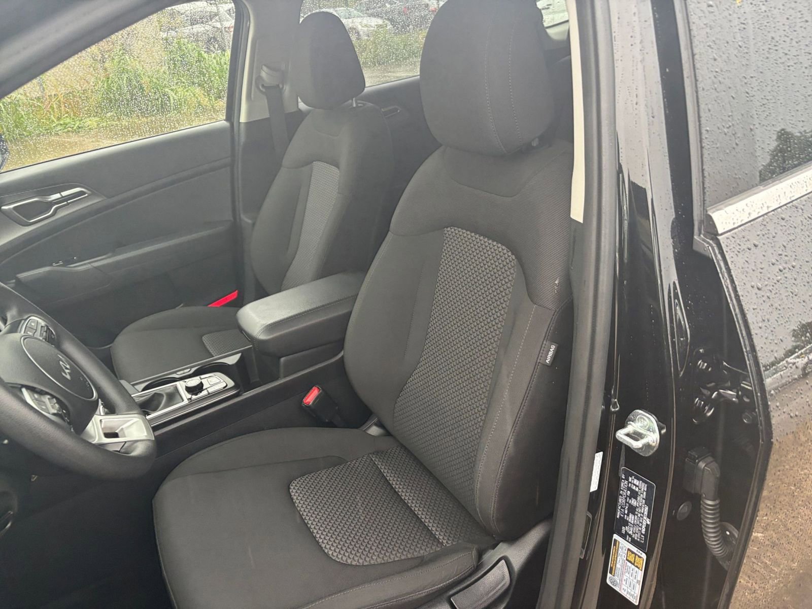 2024 Kia Sportage LX 27