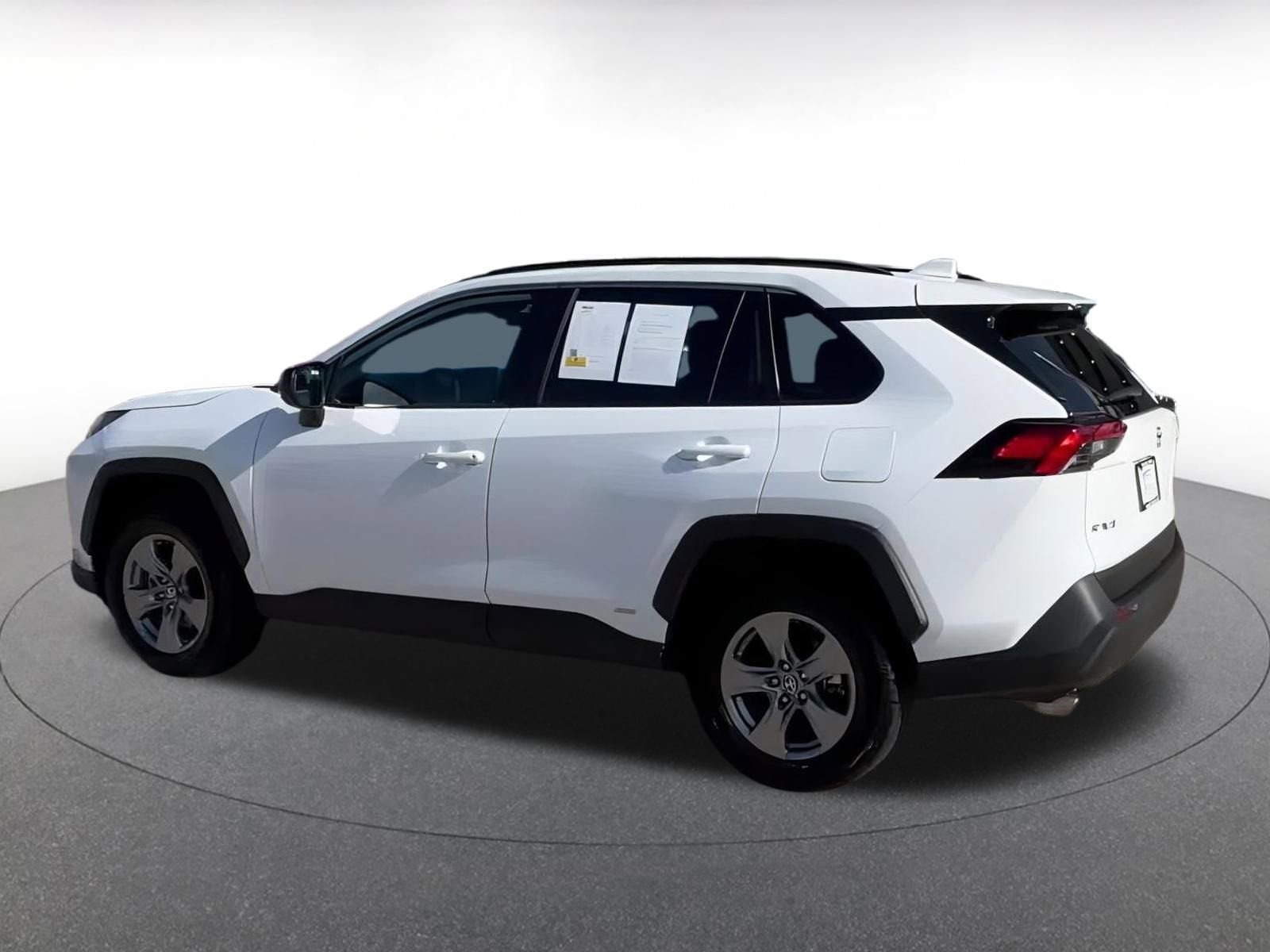 Thumbnail: 2025 Toyota RAV4 - 10