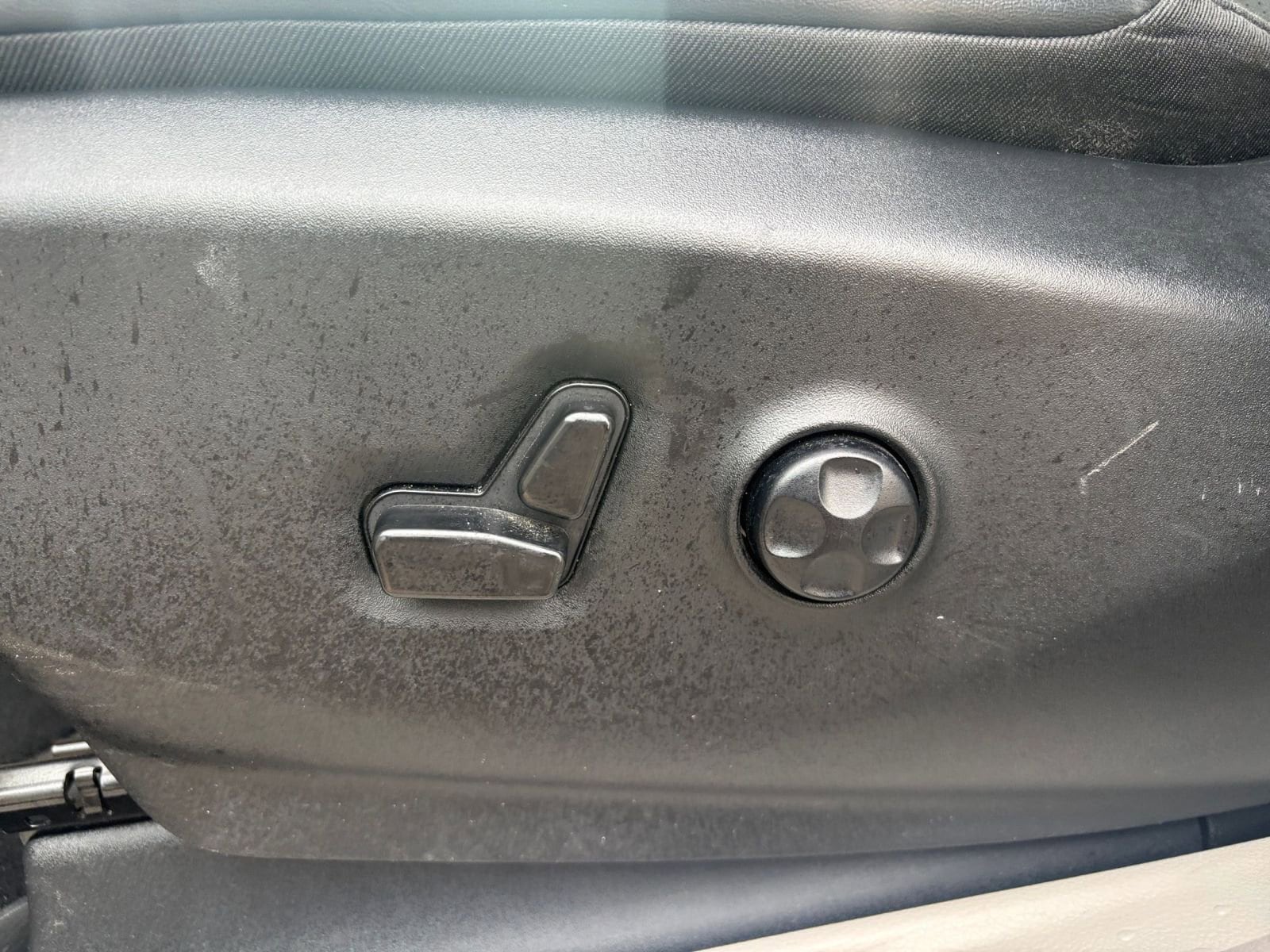 Thumbnail: 2023 Chrysler Pacifica - 25