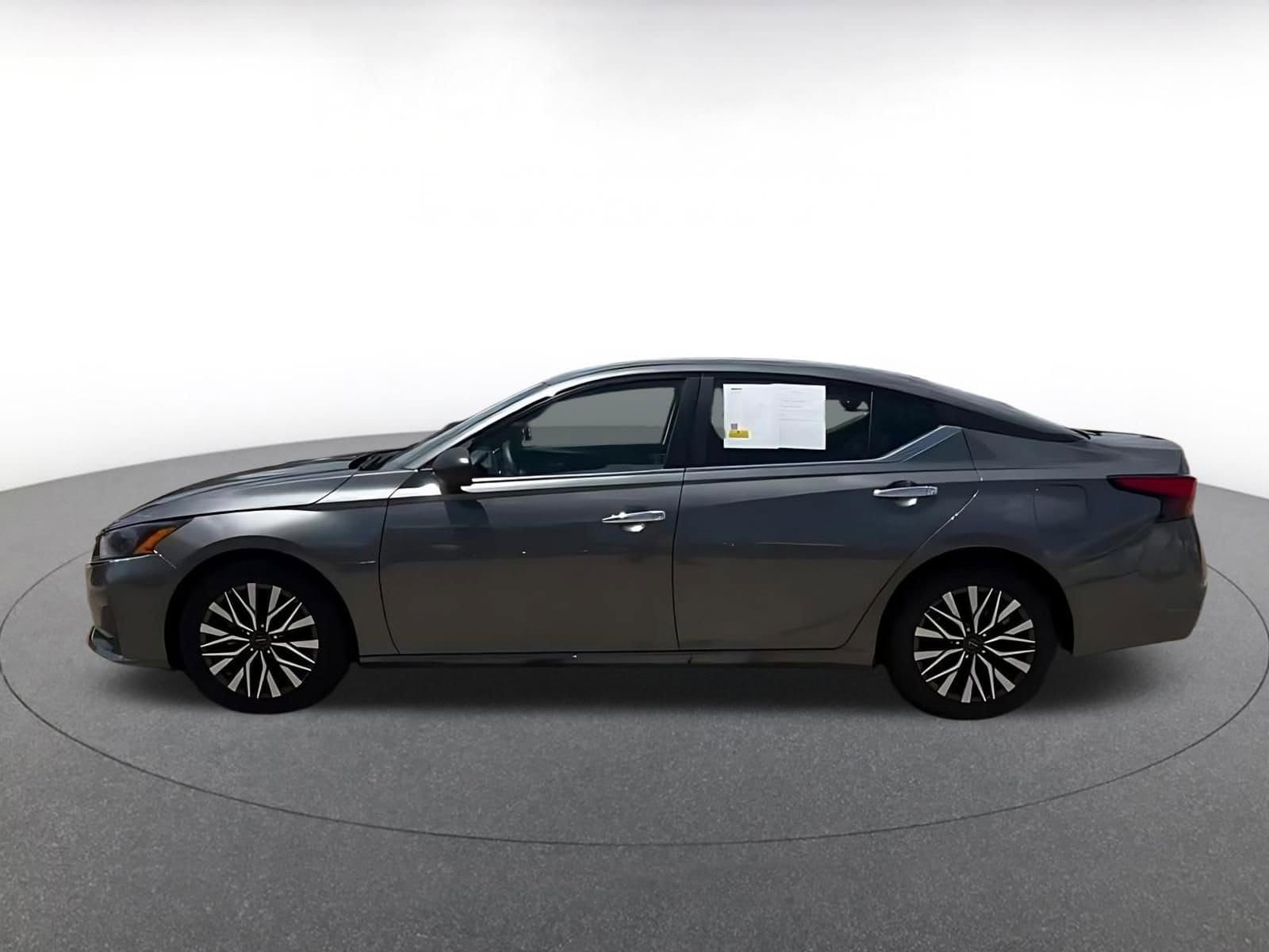 Thumbnail: 2025 Nissan Altima - 9