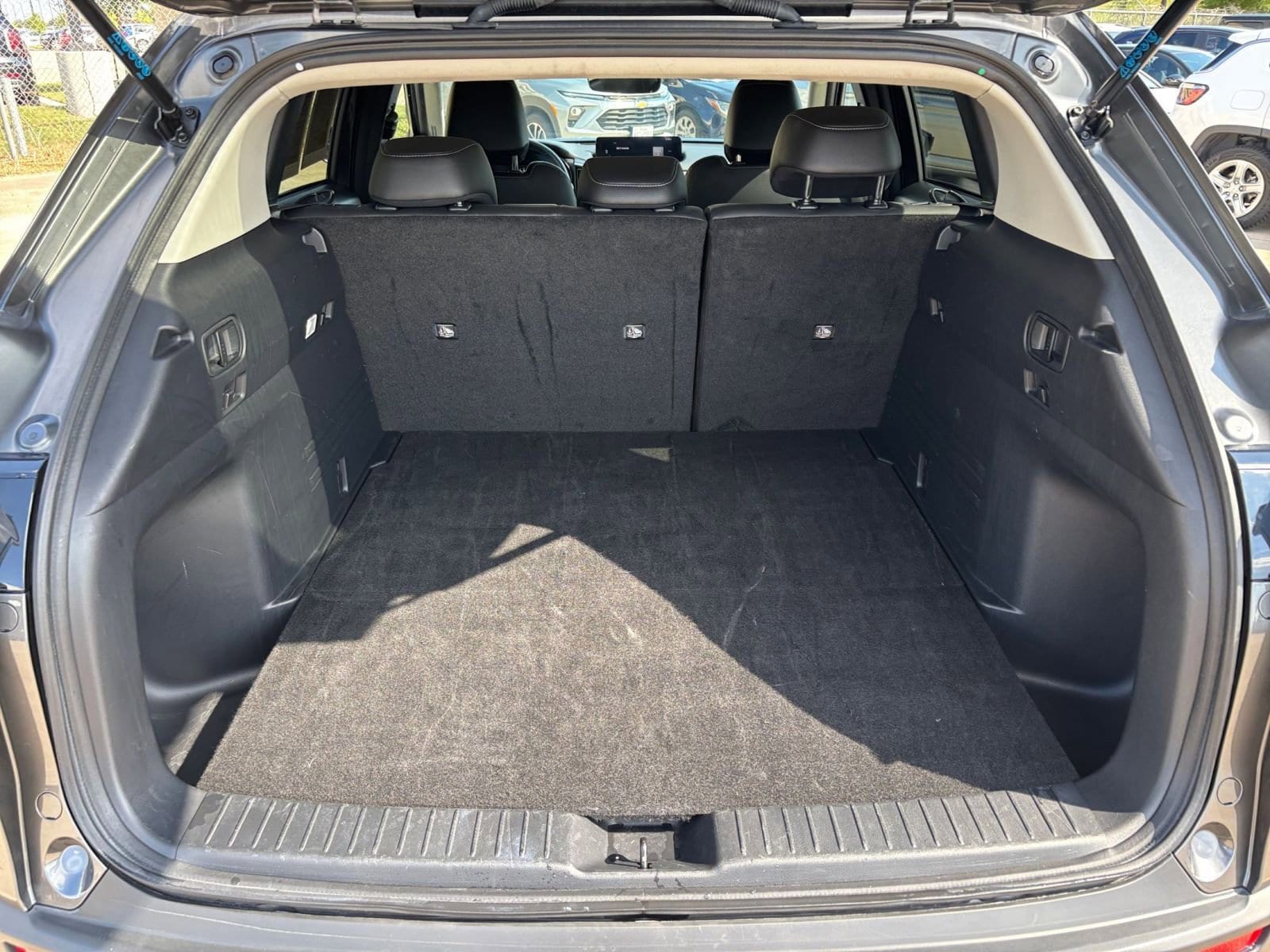 Thumbnail: 2025 Mazda CX-50 - 30