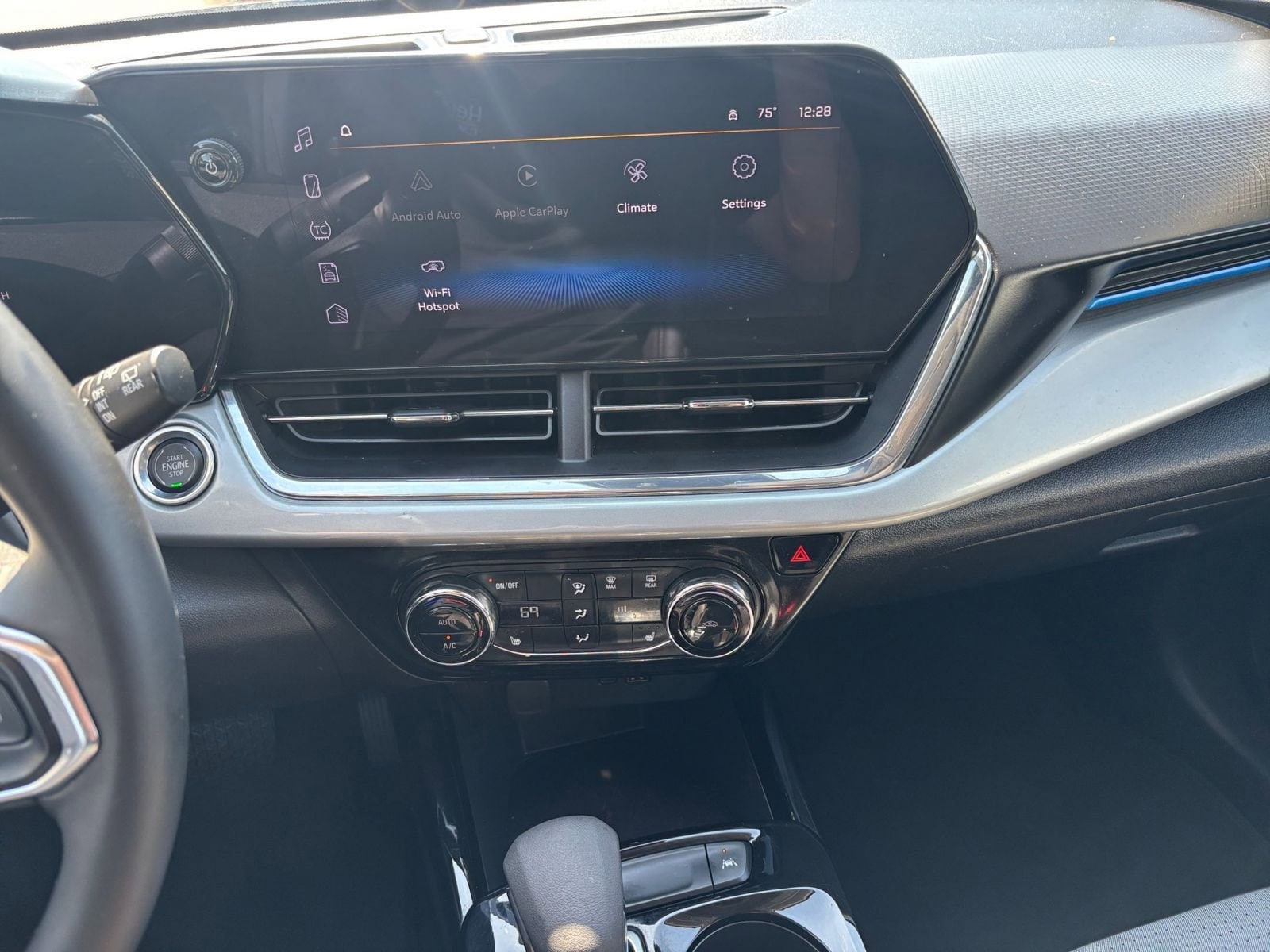 Thumbnail: 2025 Chevrolet Trax - 17