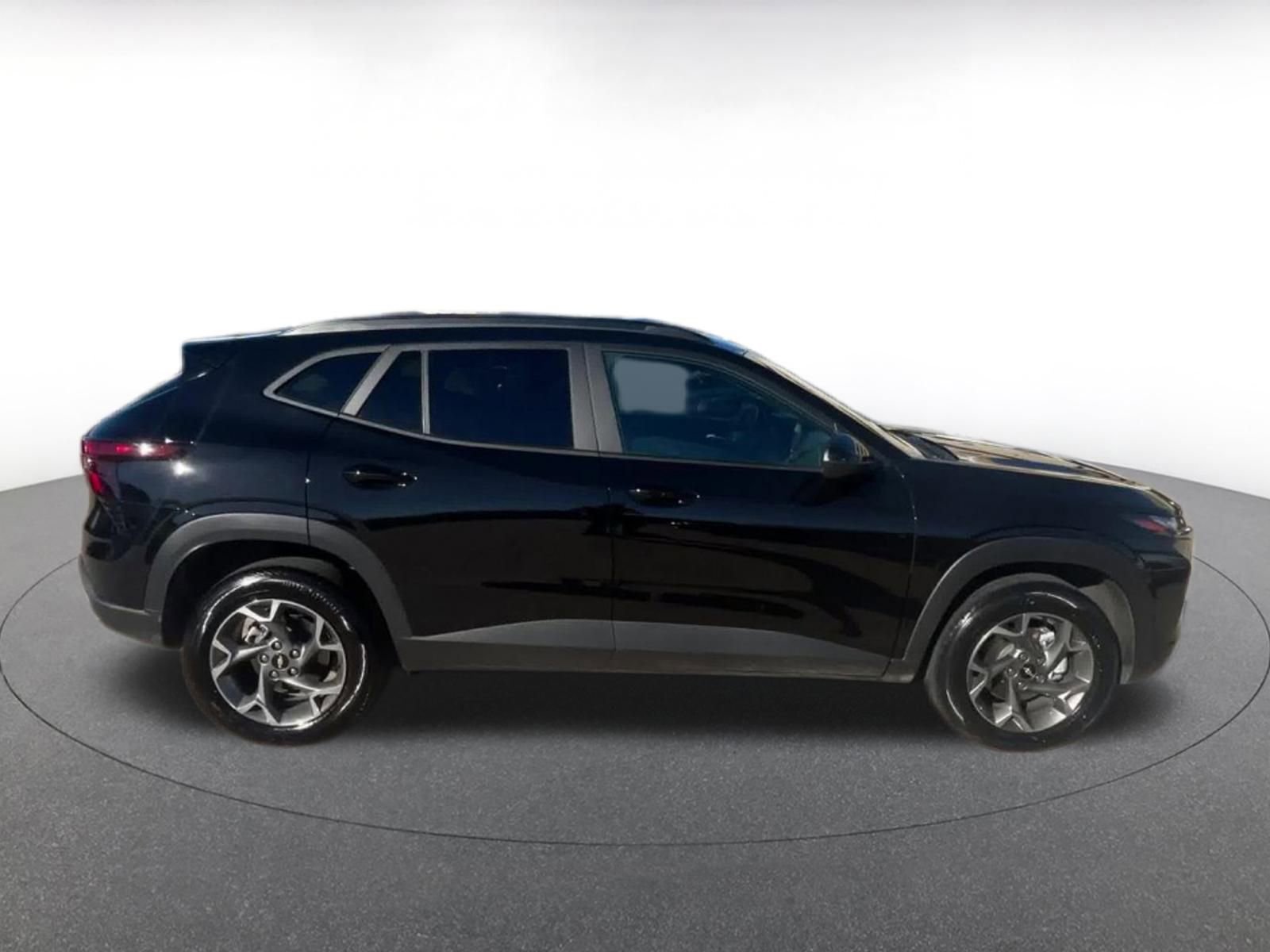 Thumbnail: 2025 Chevrolet Trax - 16