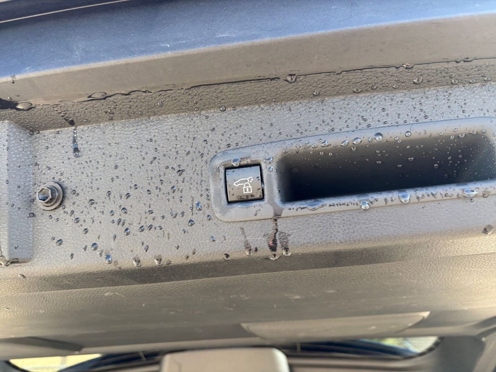 Thumbnail: 2025 Toyota Sienna - 25