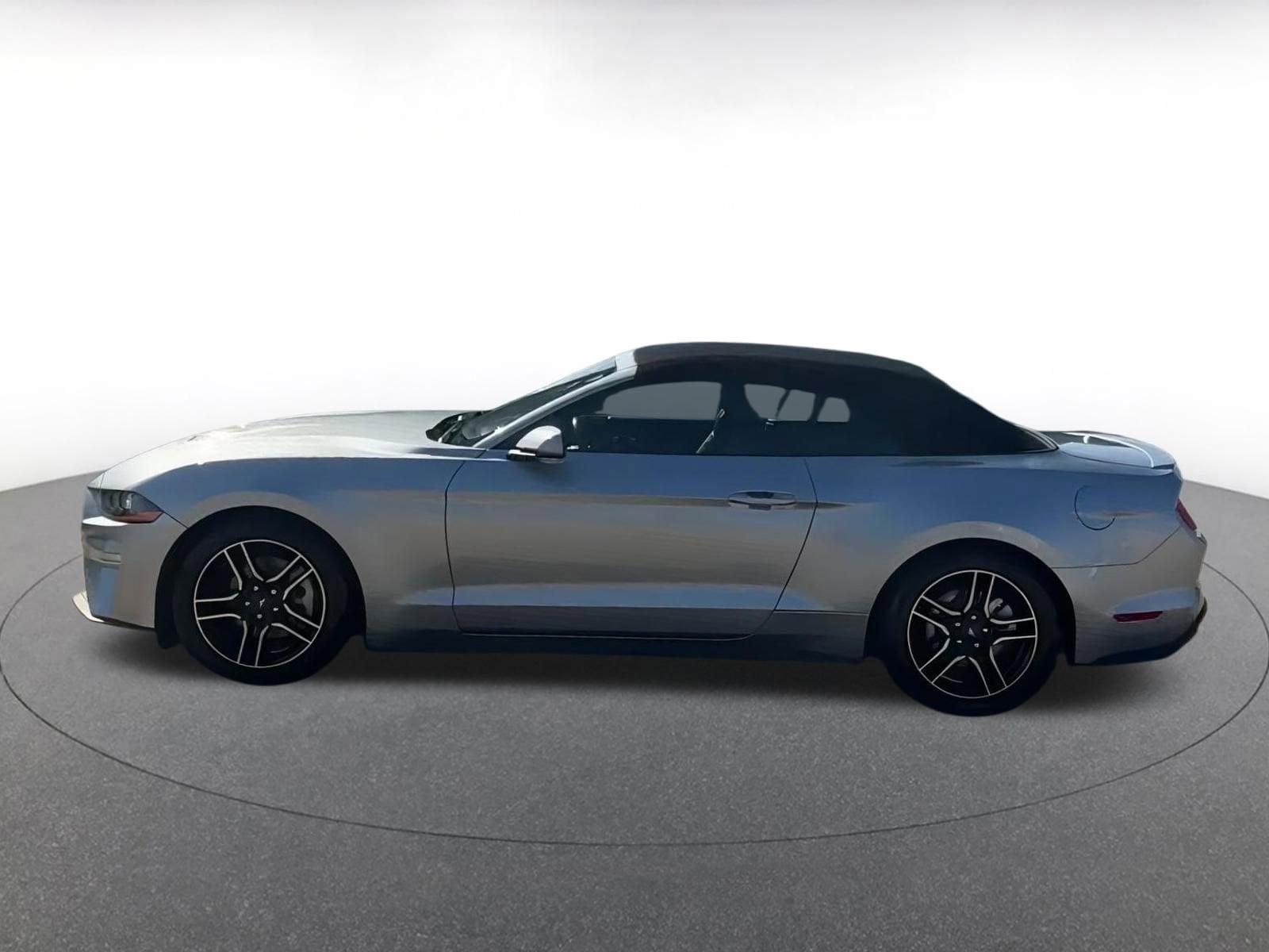 2023 Ford Mustang  7