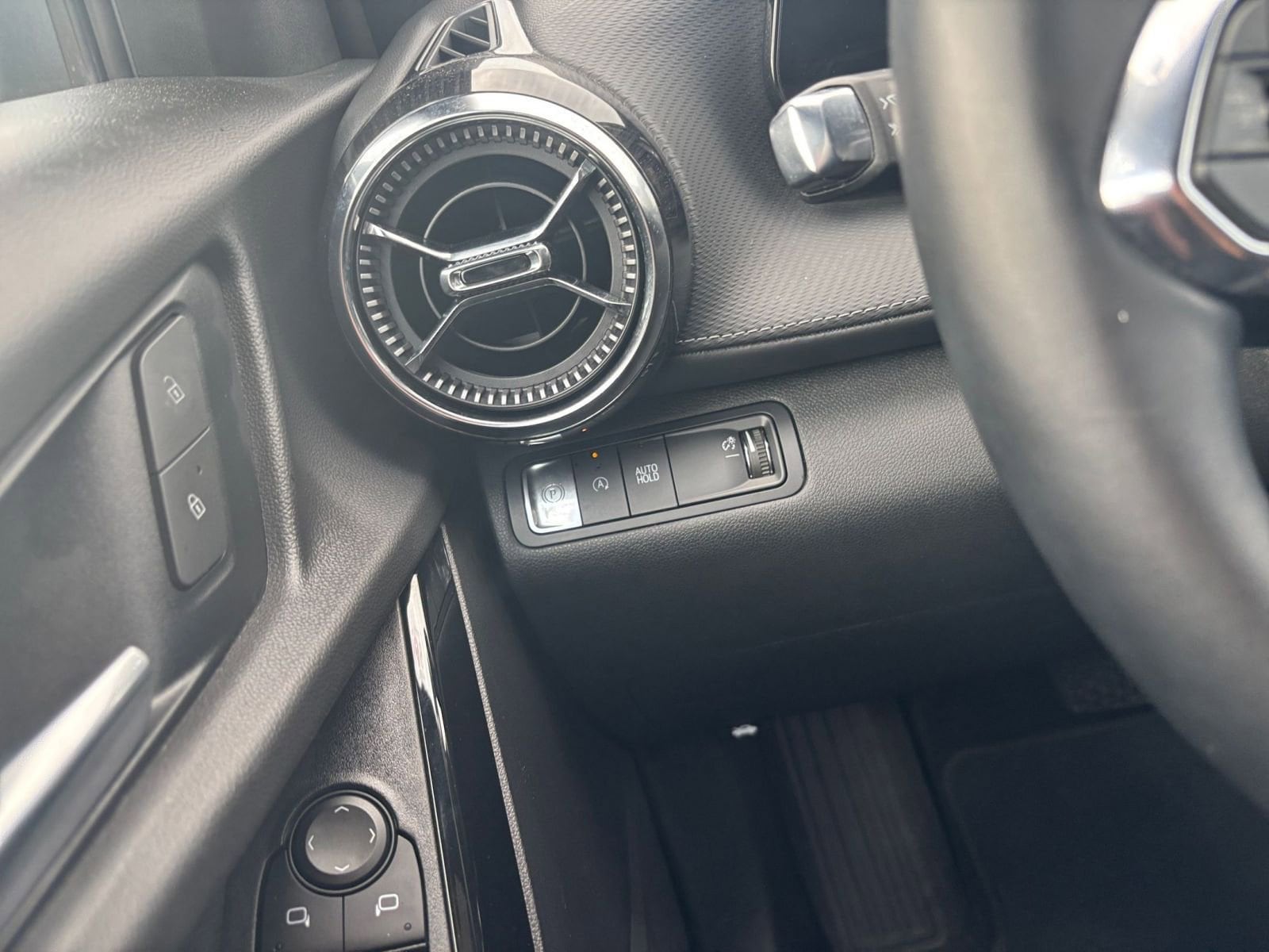 Thumbnail: 2025 Chevrolet Equinox - 32