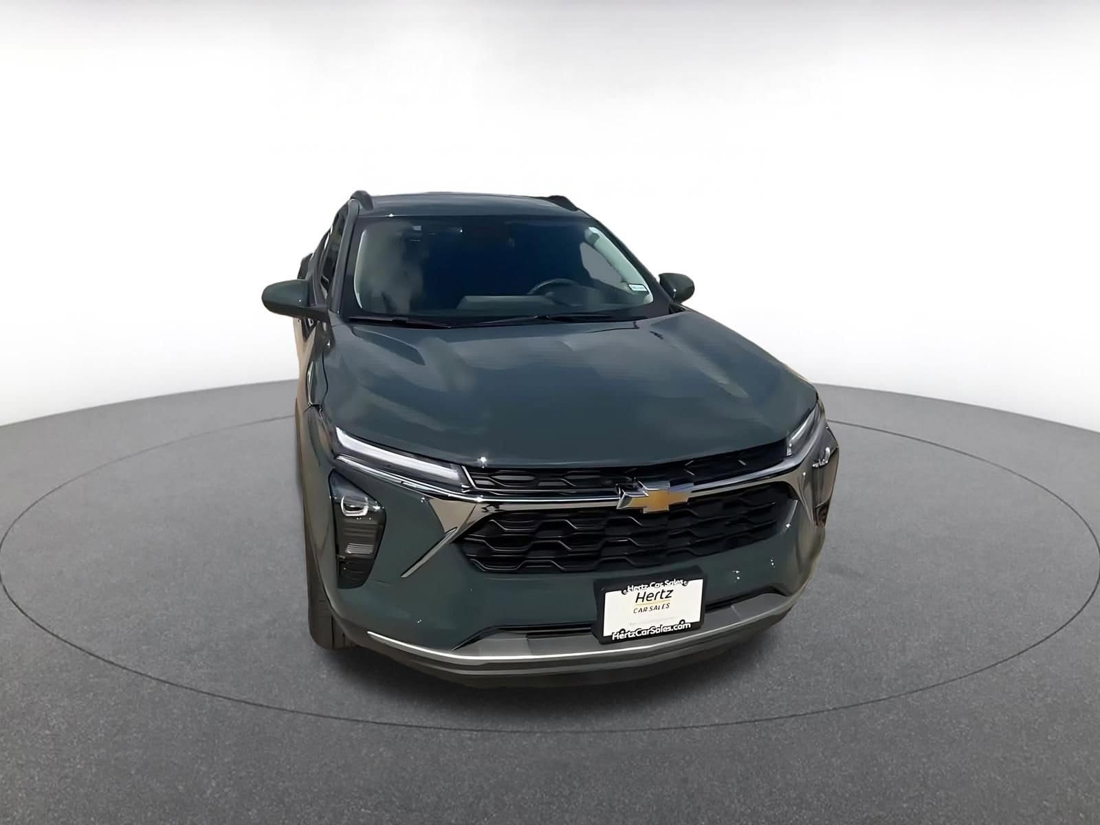 Thumbnail: 2025 Chevrolet Trax - 3