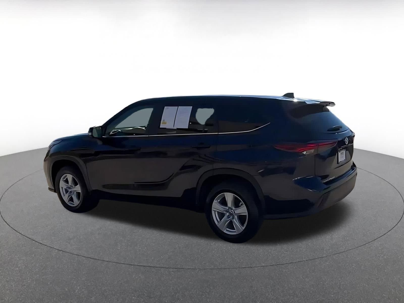 Thumbnail: 2025 Toyota Highlander - 10